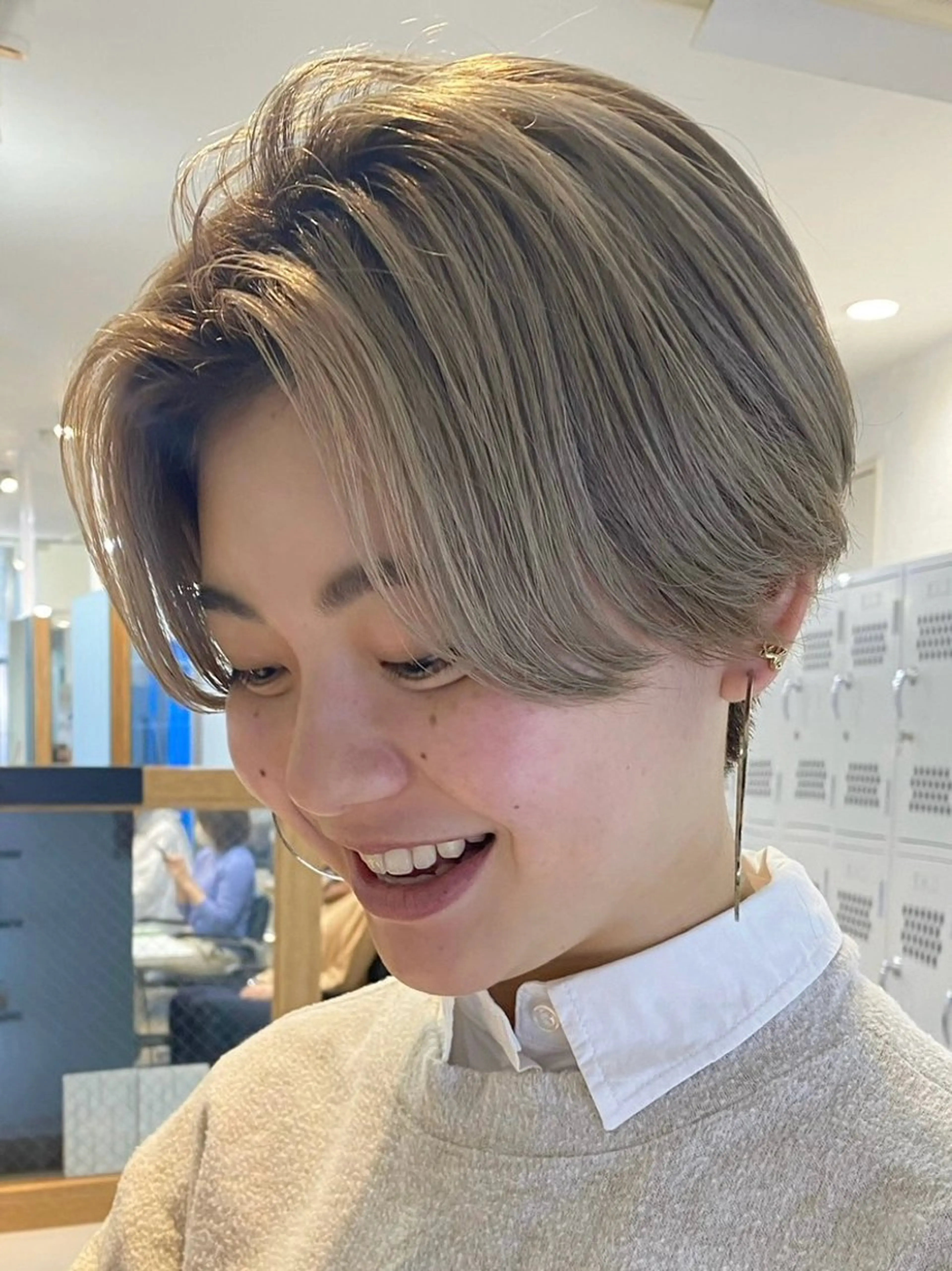 カラー 塔尾 真那のヘアスタイル