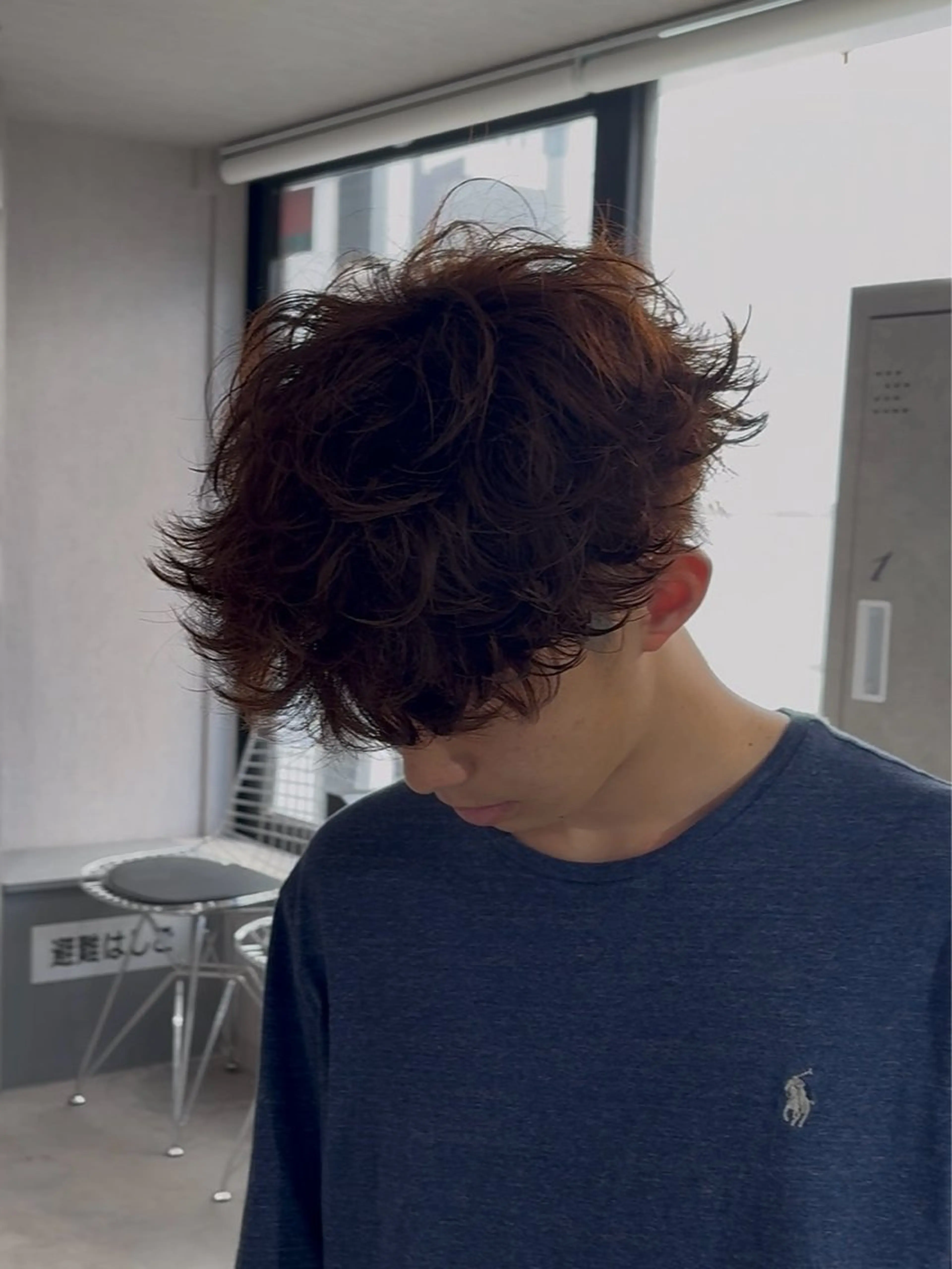 ショート カラー パーマ メンズ カット ヘアカラー パーマ 【シャドウパーマ センターパート】義心のヘアスタイル