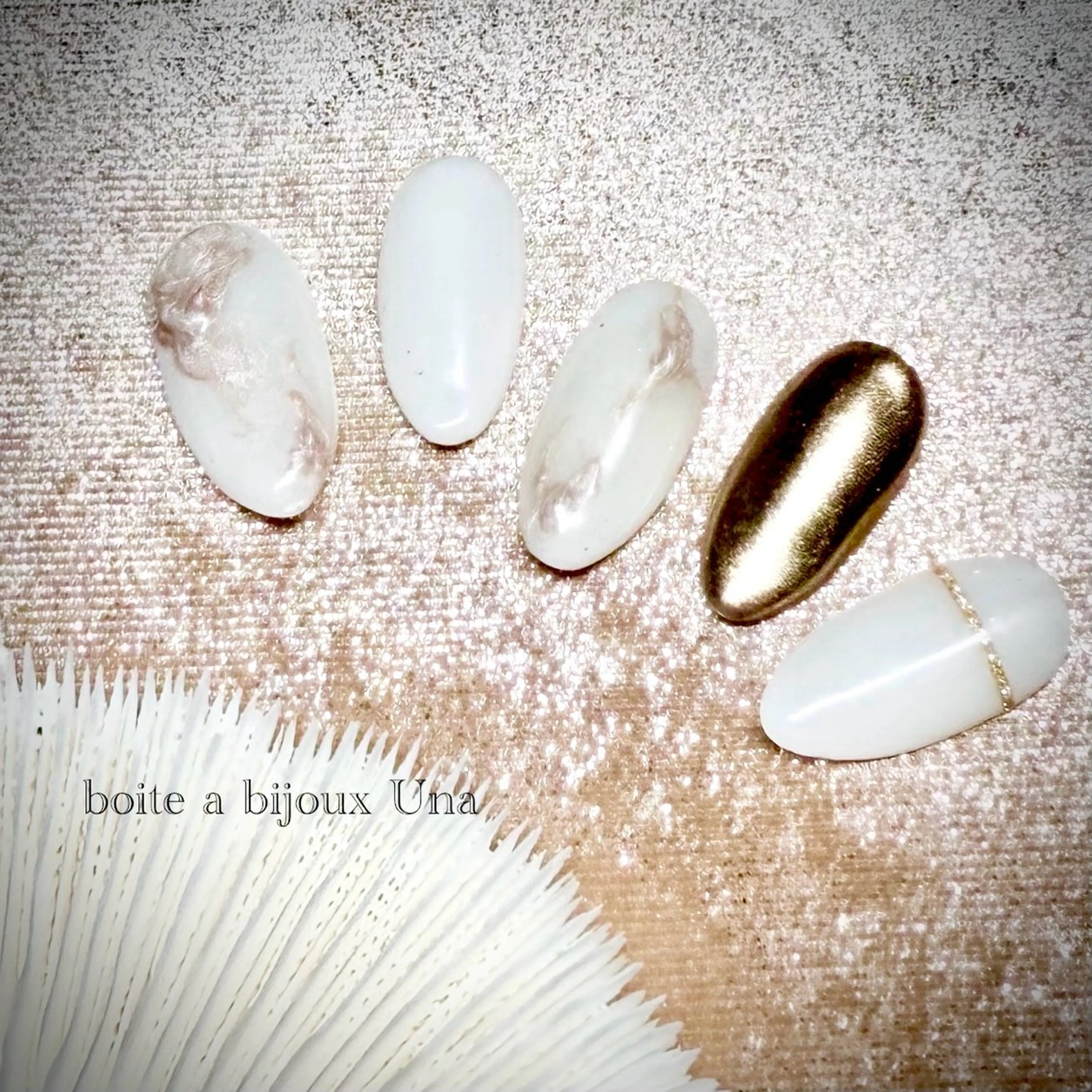 ネイル 春ネイル ホワイト boite a bijoux Unaのネイルデザイン