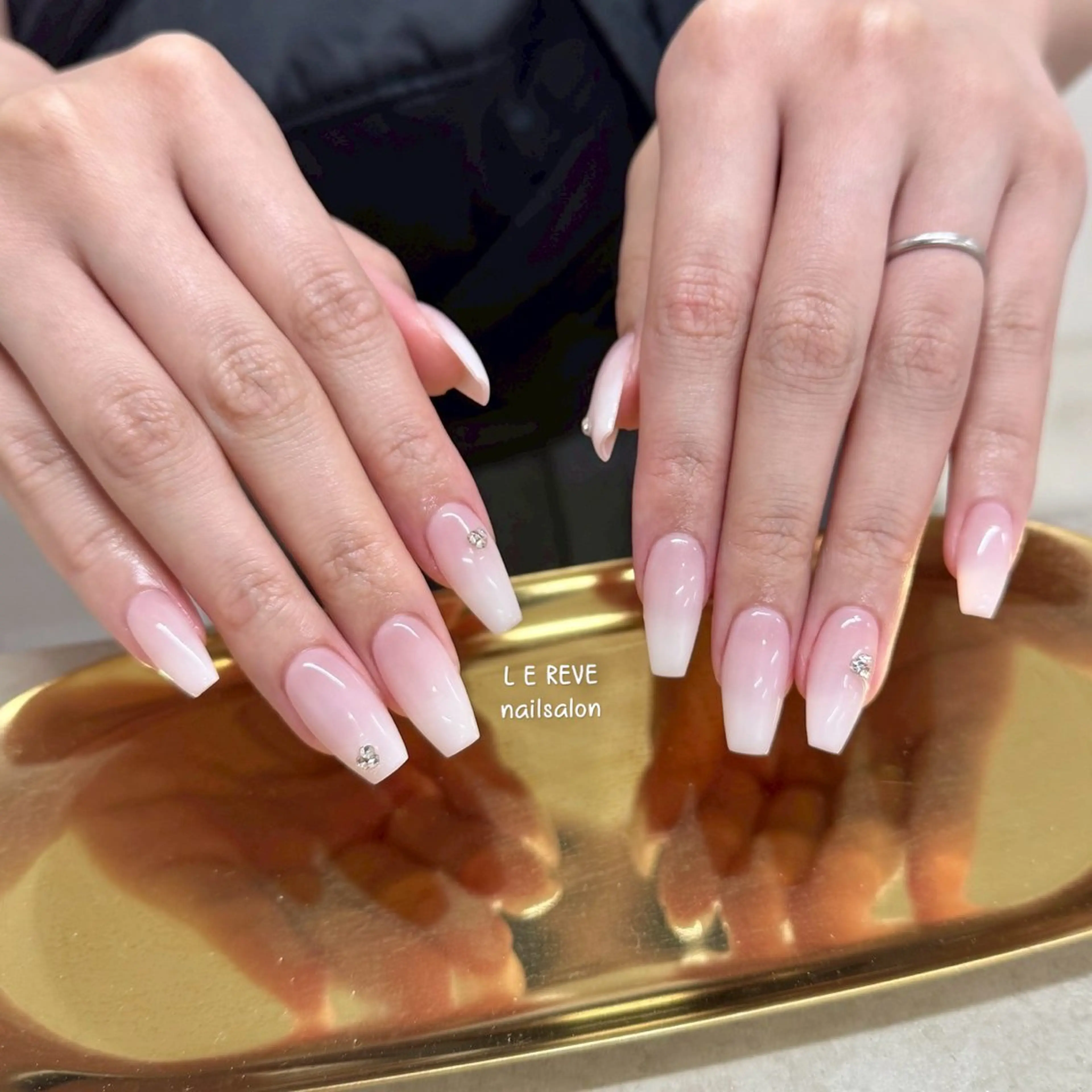 ネイル 韓国ネイル ニュアンスネイル シンプルネイル 夏ネイル ワンホンネイル LE REVE nailsalonのネイルデザイン