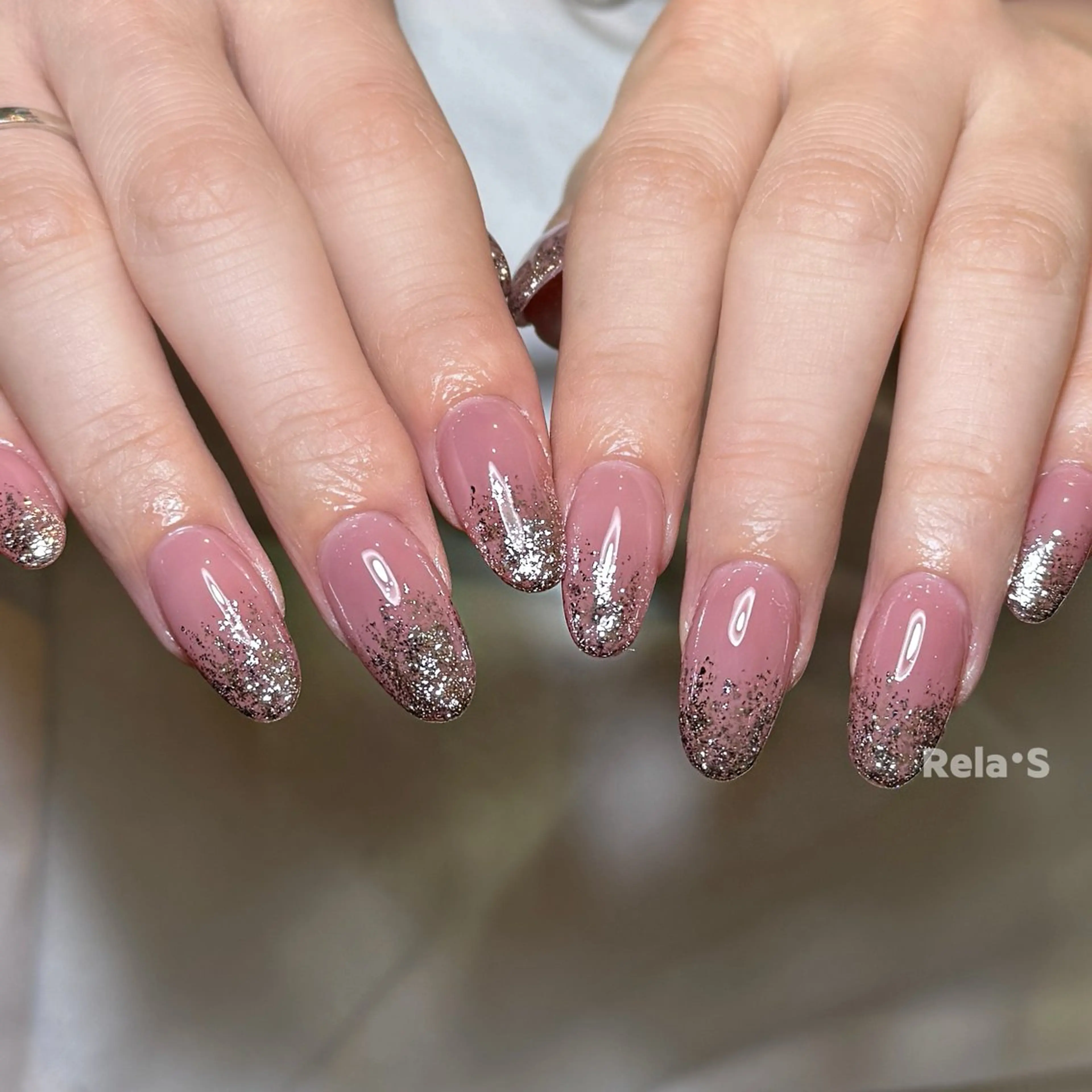 ネイル オーロラネイル 長さ出し フレンチネイル ジェルネイル ガラスフレンチ ハンドネイル Rela・S NAILのネイルデザイン