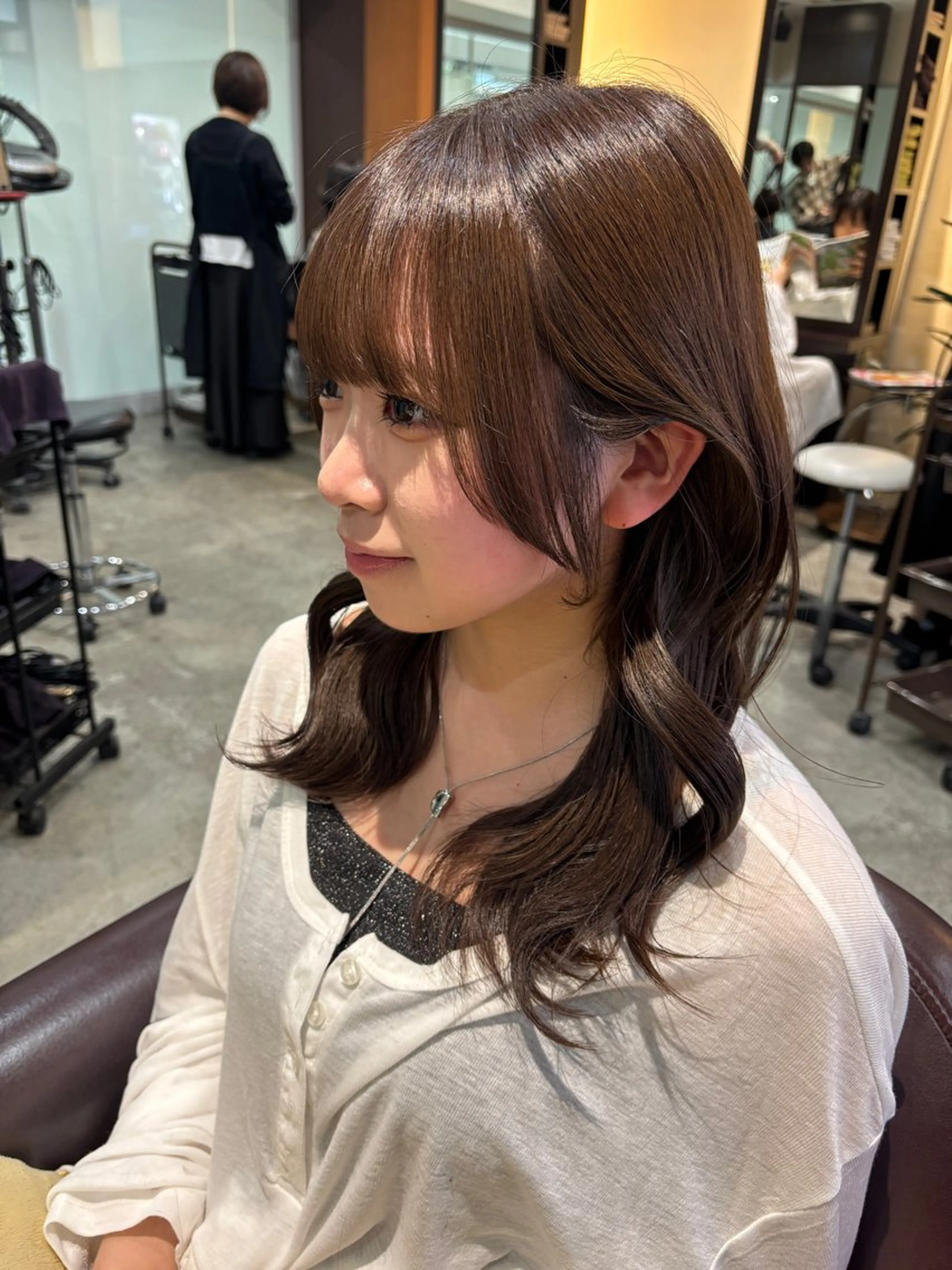 【snsで話題🦋】顔周りカット+ワンカラー+Aujua3stepトリートメントの写真