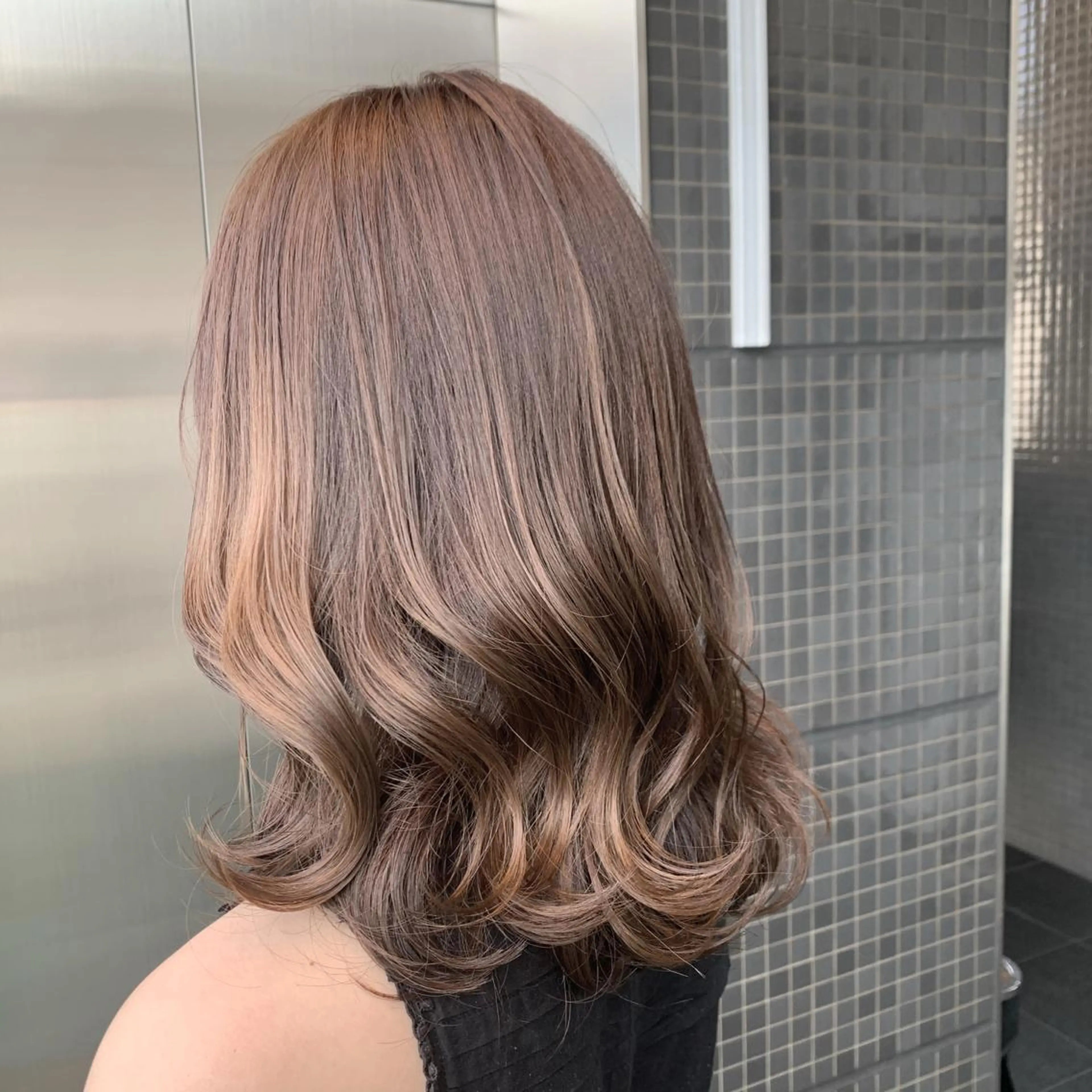 ミディアム カラー ベージュカラー ショコラベージュ カット ヘアカラー トリートメント Remore所属・中塚 義人のヘアスタイル