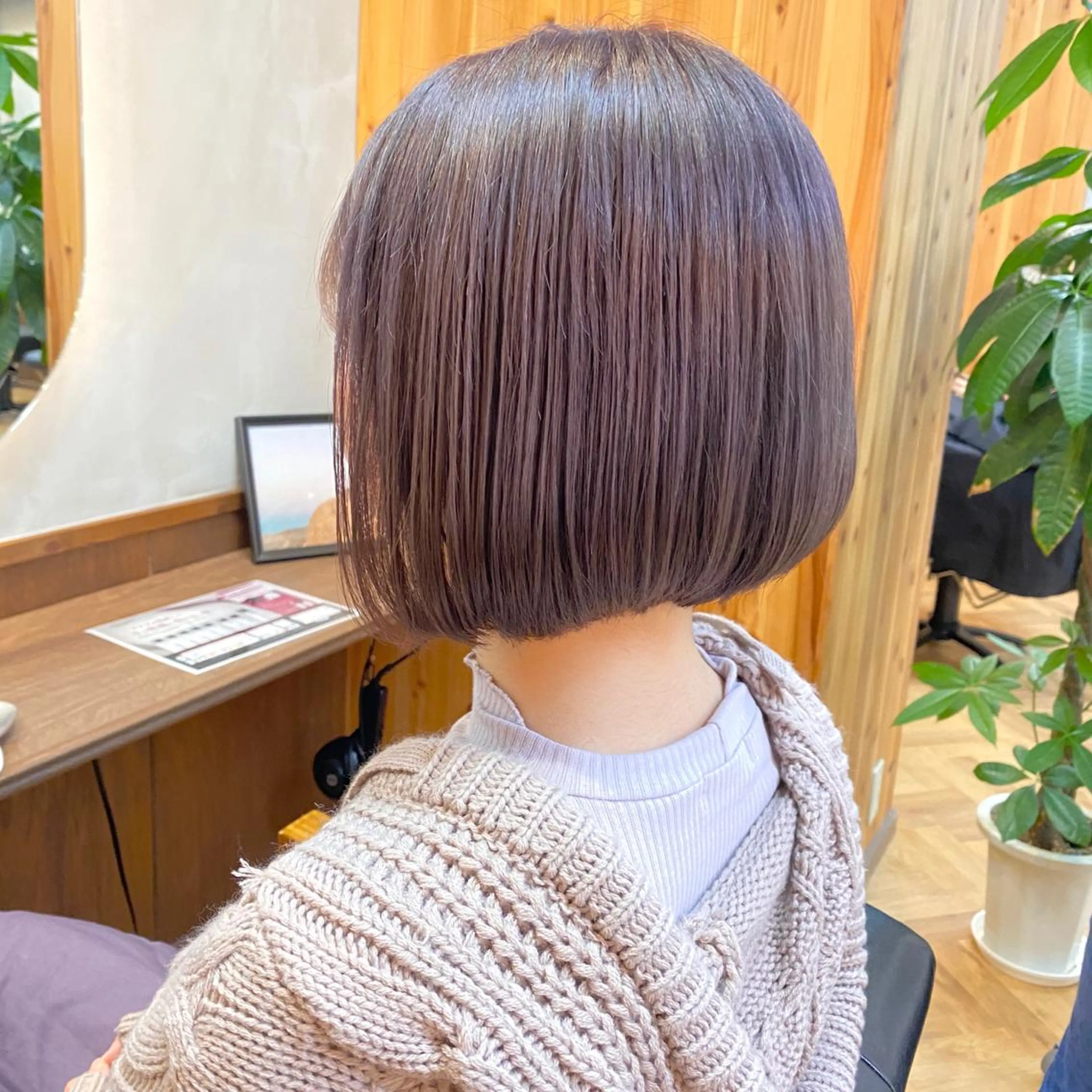 ミディアム カラー ラベンダーカラー 前川 朋香のヘアスタイル