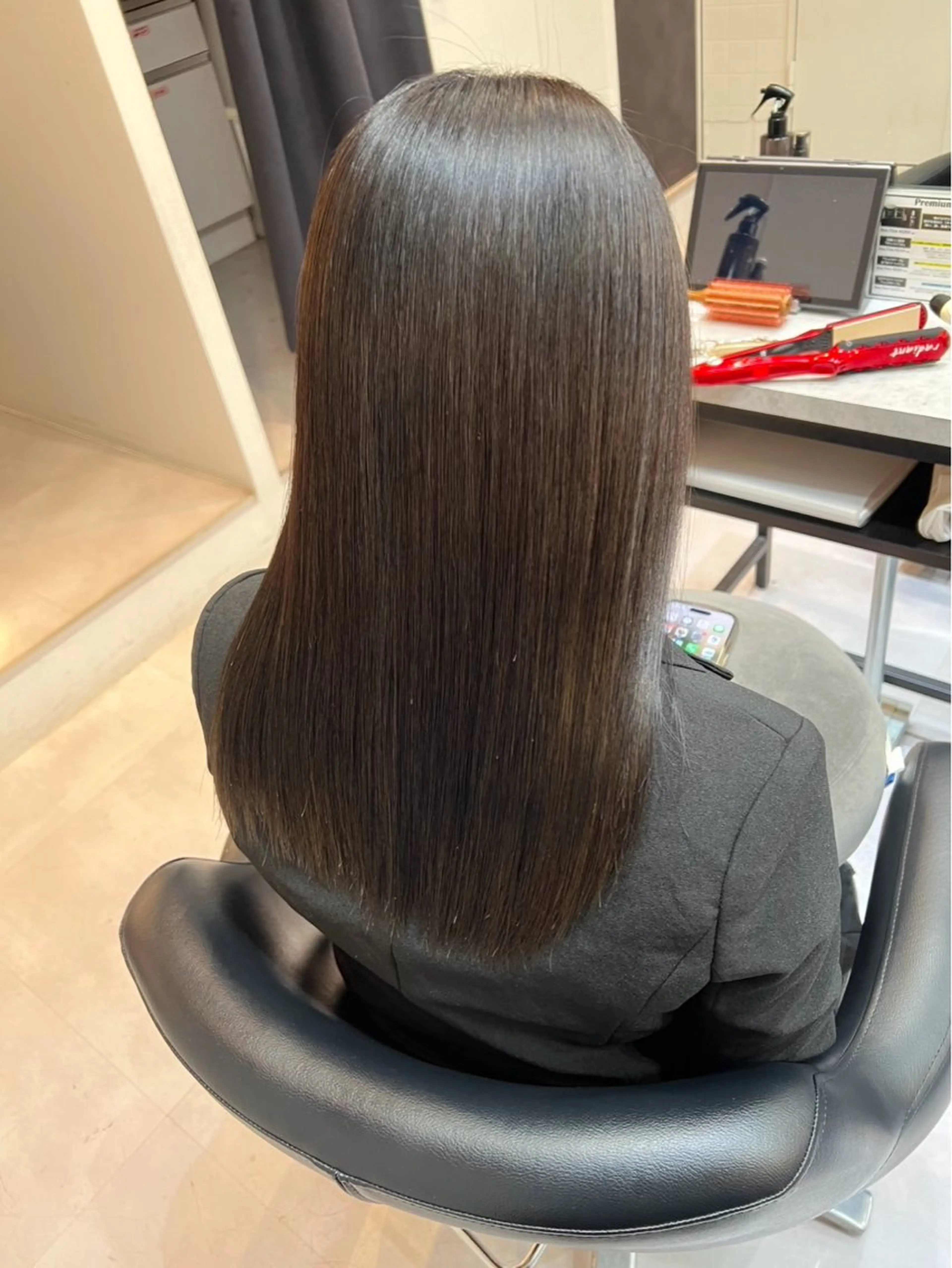 セミロング カット ヘアカラー 縮毛矯正 トリートメント 🌙髪質改善カラー Momoka🦋のヘアスタイル