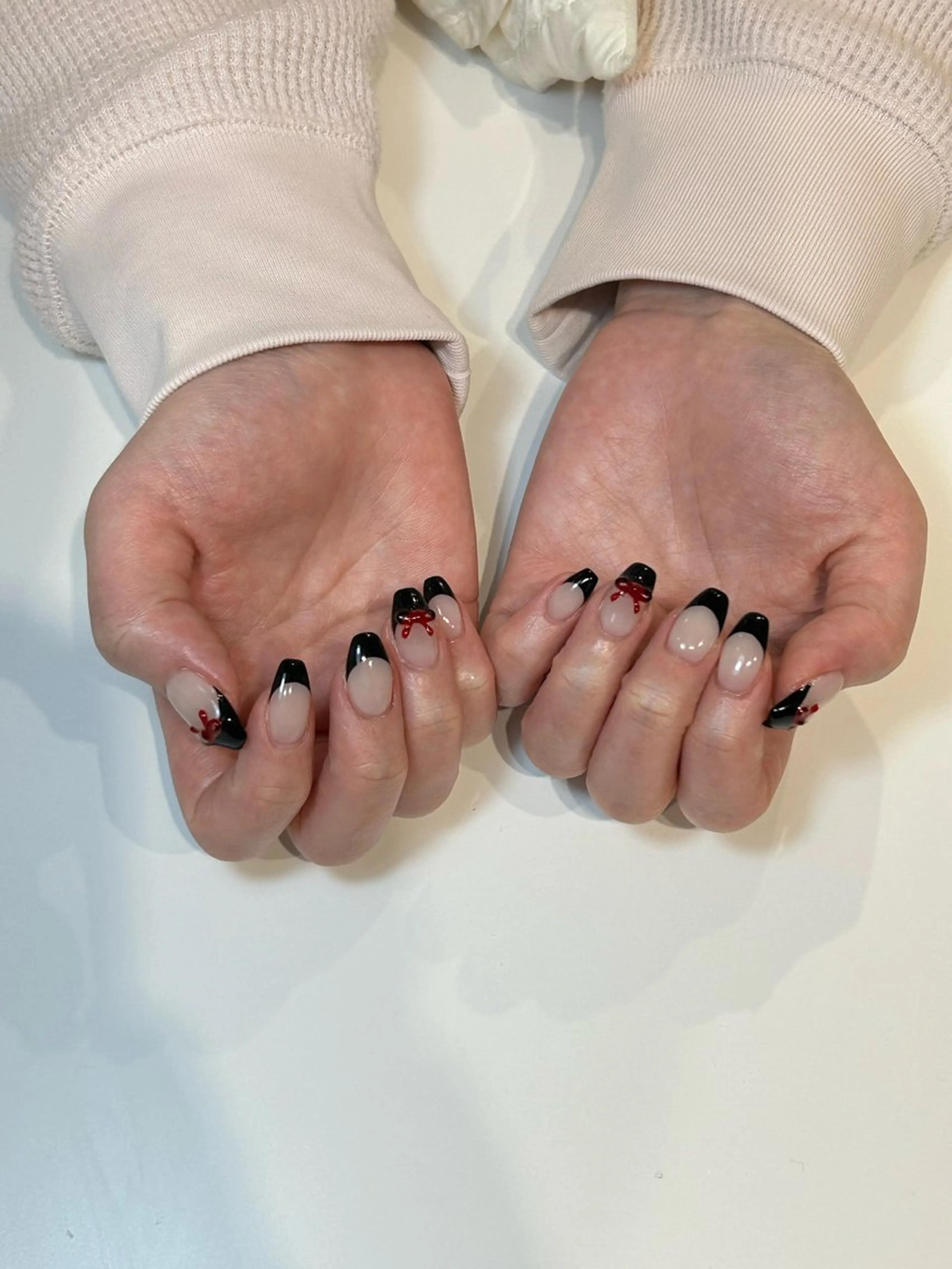 ネイル フレンチネイル オフィスネイル リボン シンプルネイル 春ネイル ハンドネイル Lily nailのネイルデザイン