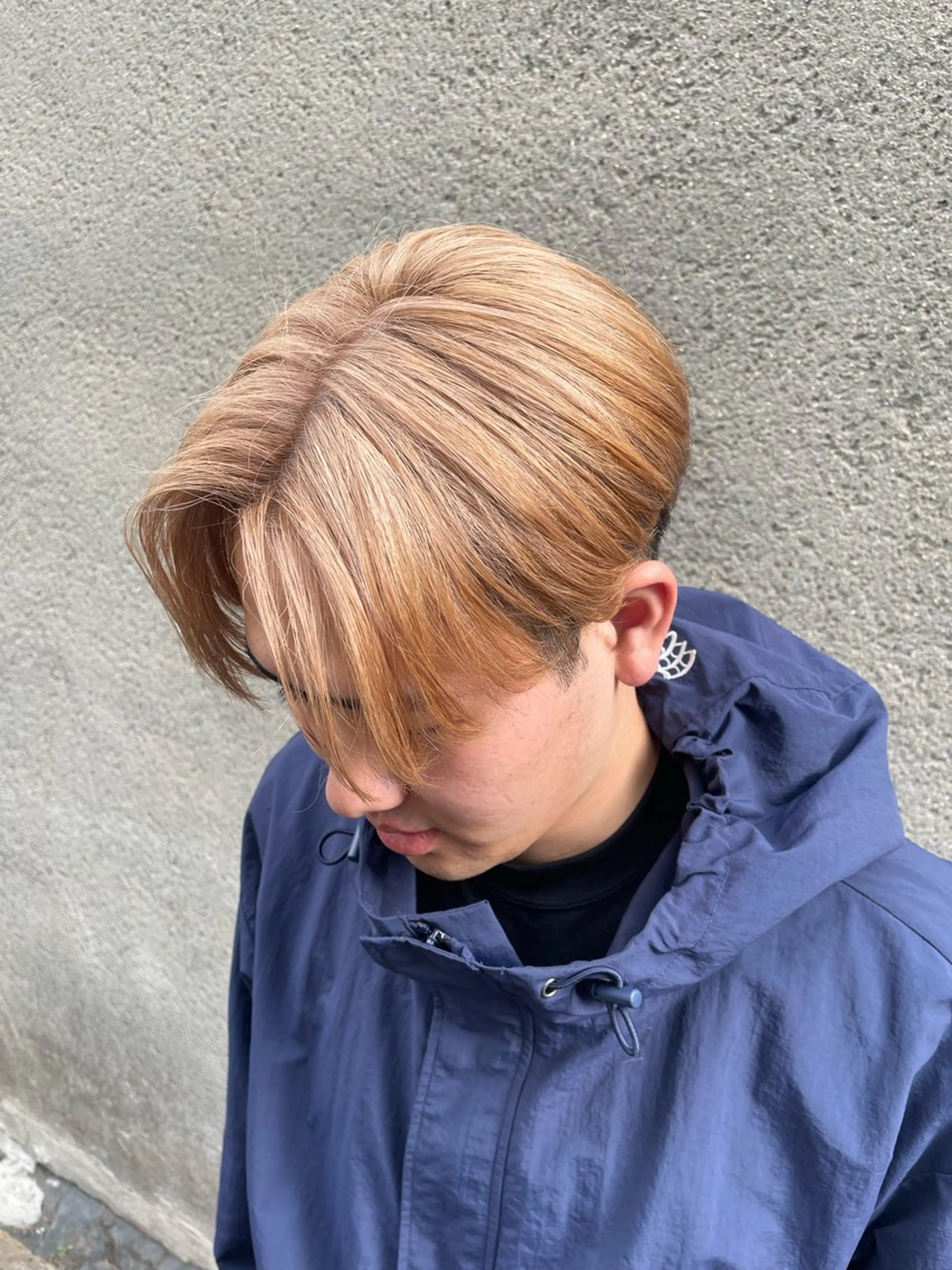 カラー メンズ メンズブリーチ ベージュカラー ブリーチ カット ヘアカラー 慎太朗/パーマ/ボブ /センターパートのヘアスタイル