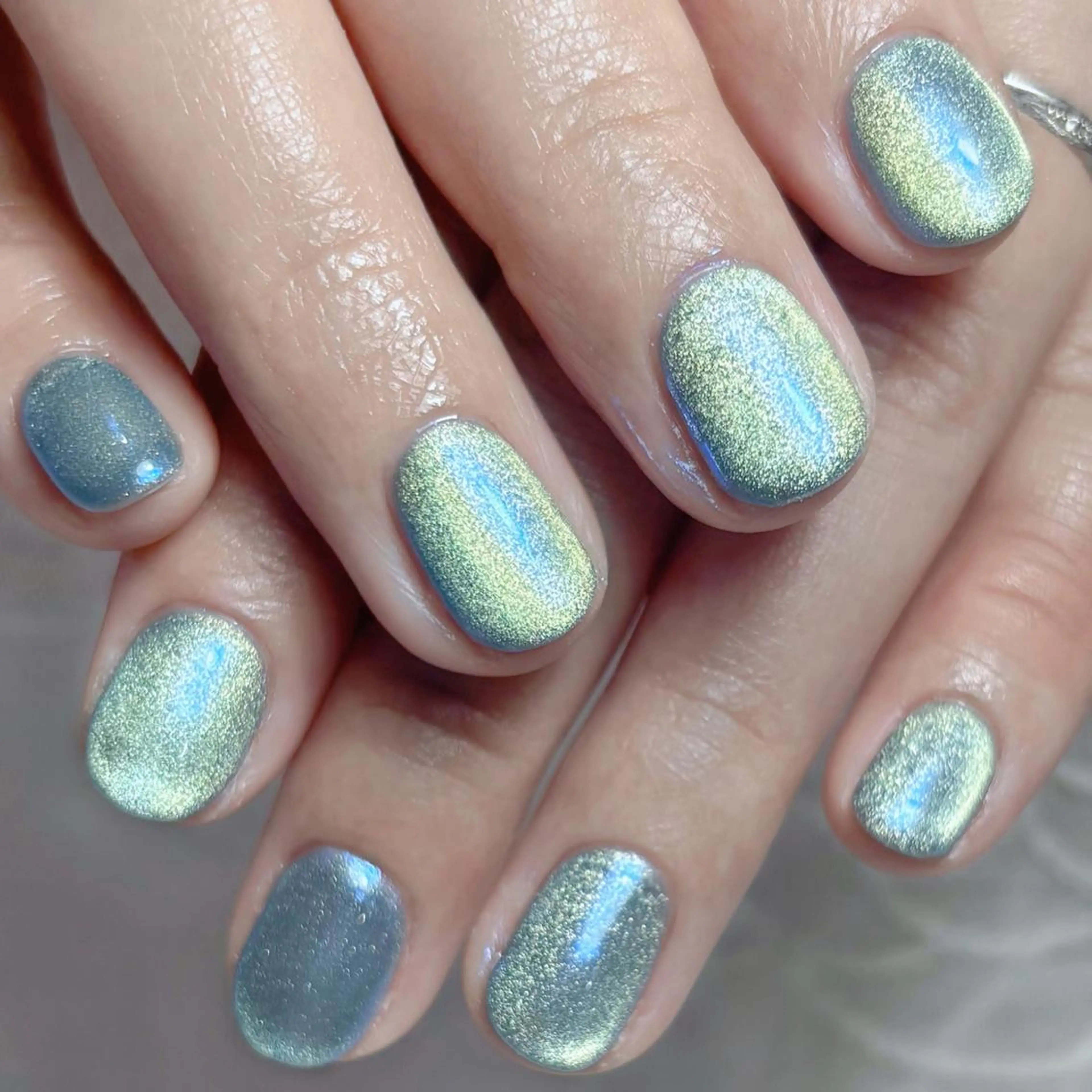 ネイル アートネイル オーロラネイル フラッシュネイル ガーリー キラキラネイル リナ 💅のネイルデザイン