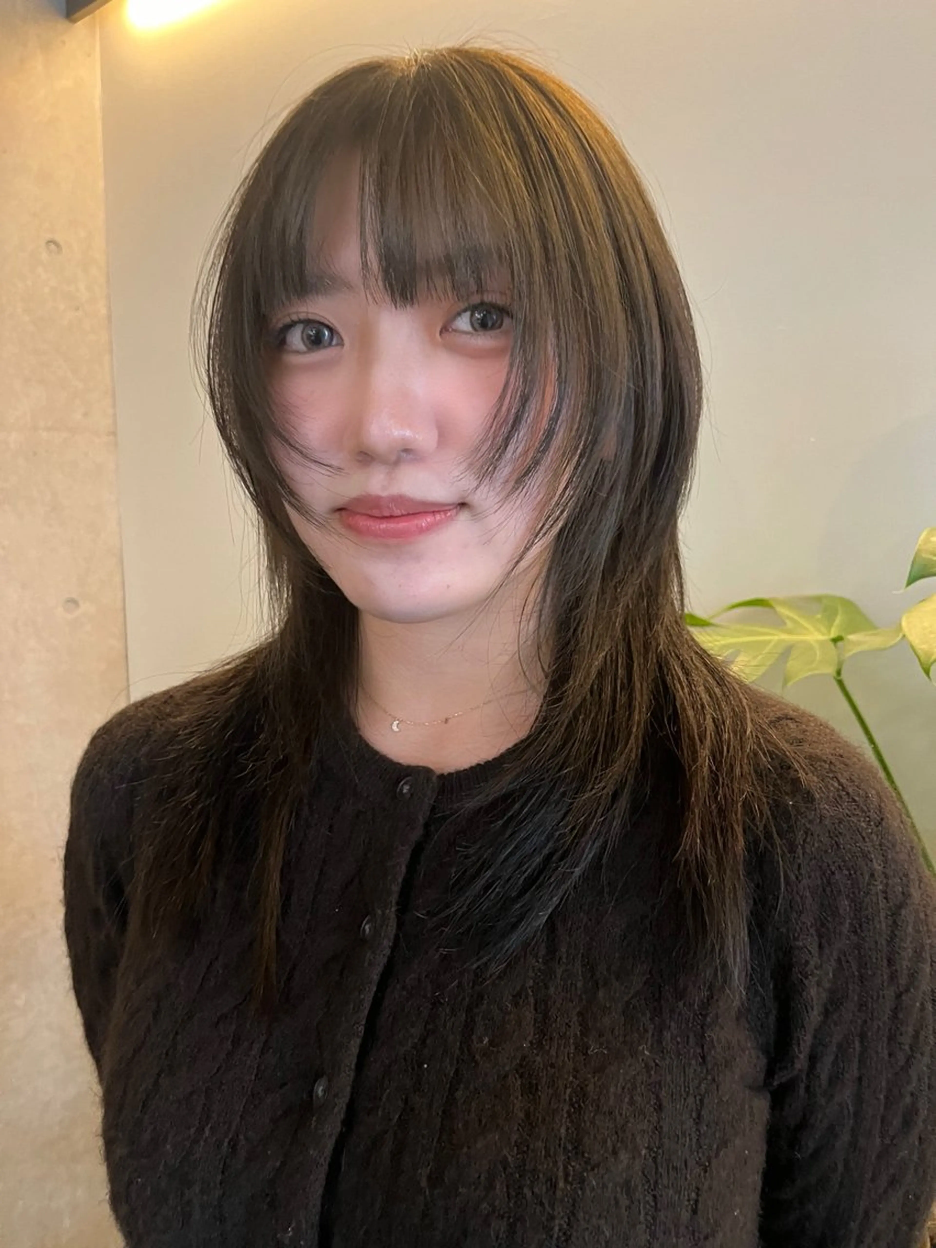 セミロング 顔まわりレイヤー ハッシュカット ハイレイヤー レイヤーカット ウルフカット レイヤーカット\ウル フ　chinatsuのヘアスタイル