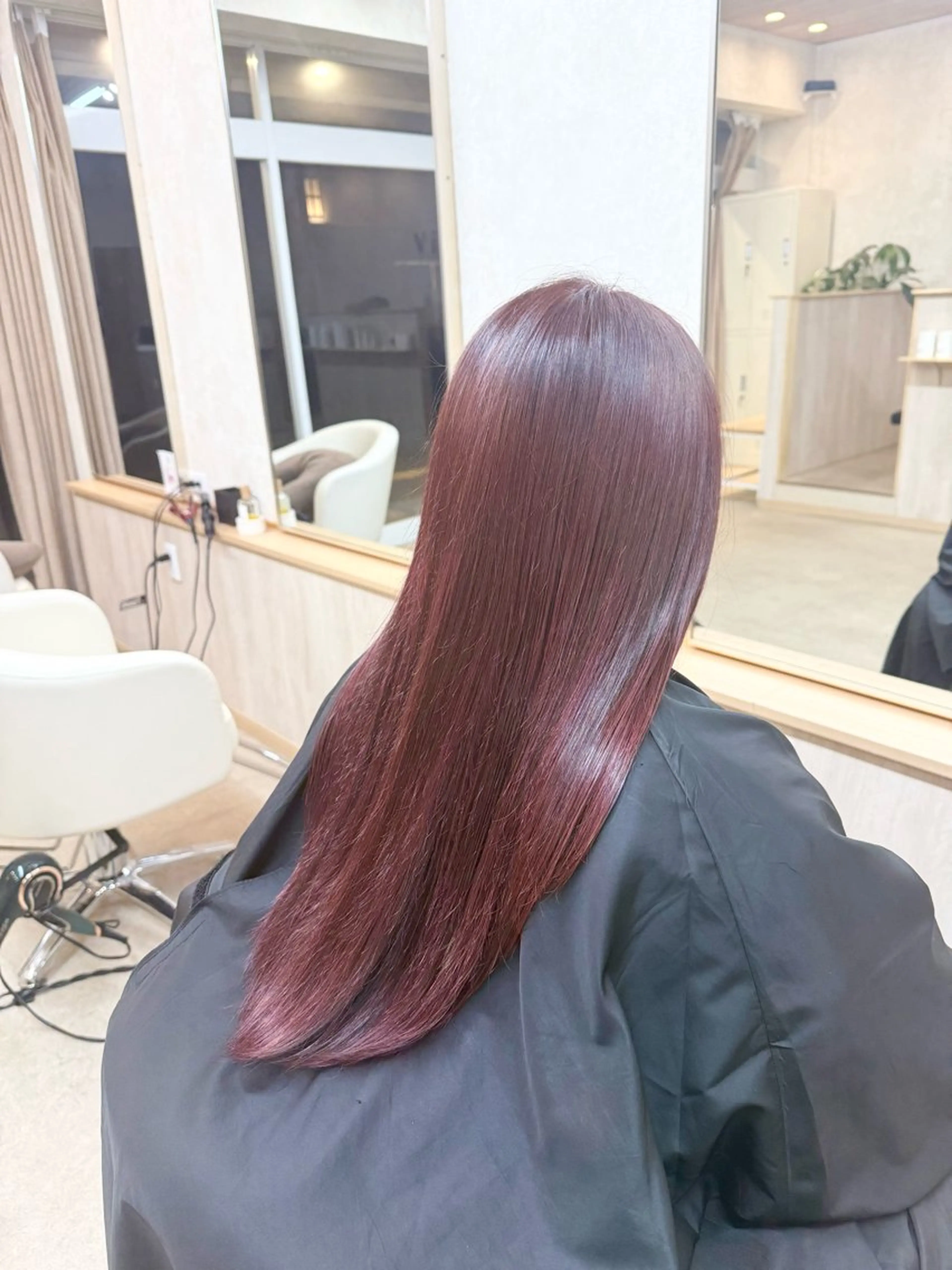 カラー Nanami． 七海のヘアスタイル