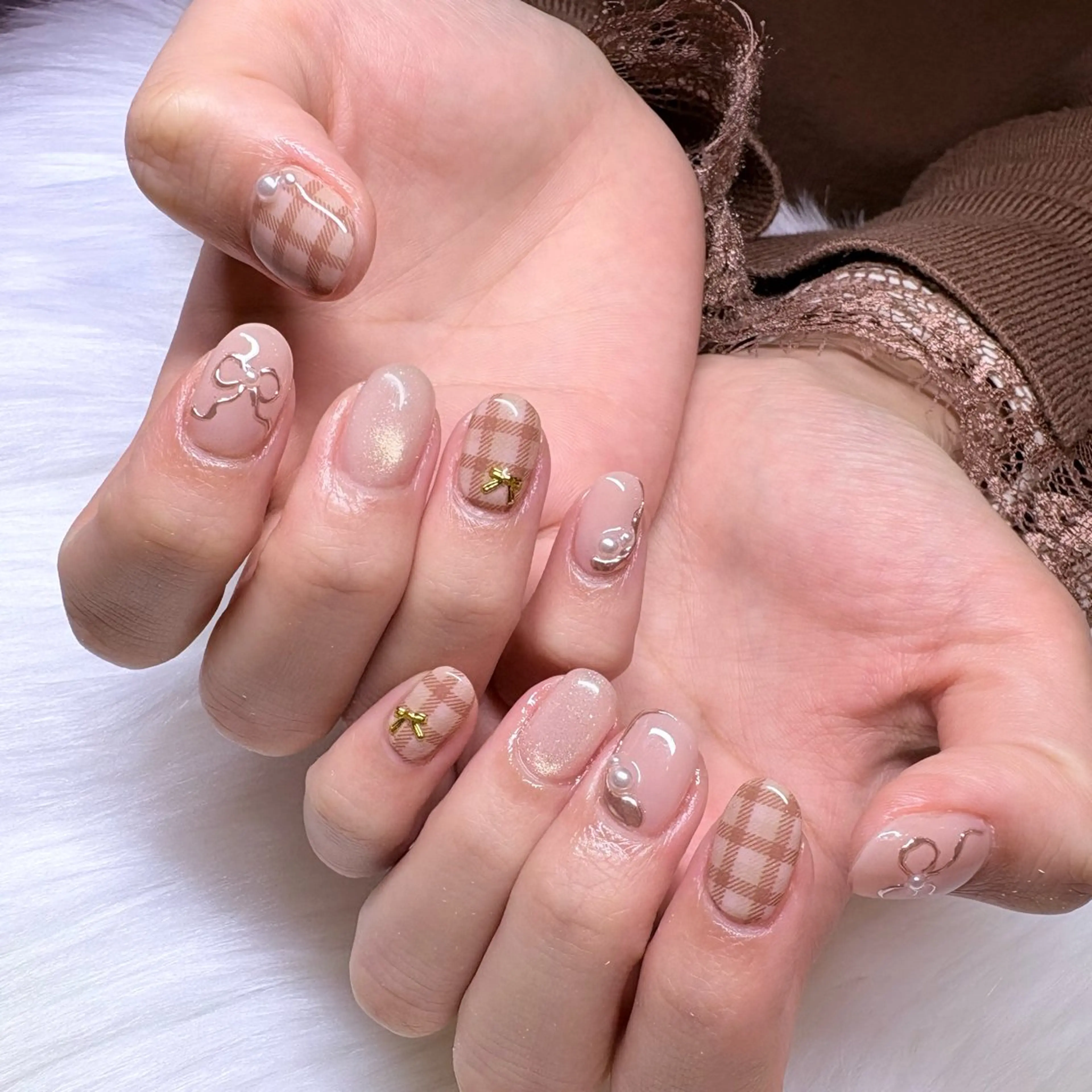 ショート Tiny Bliss 🐈‍⬛のネイルデザイン