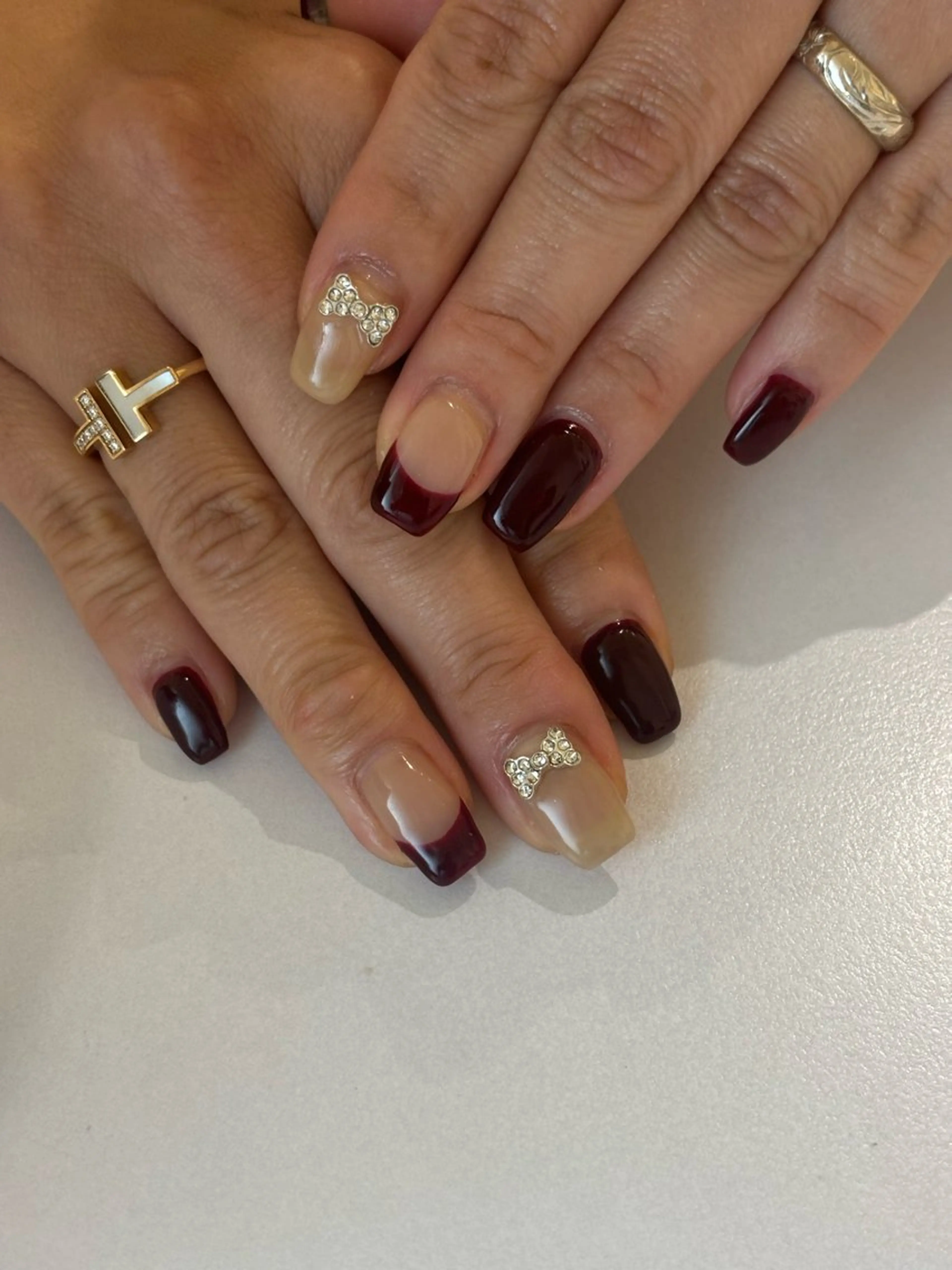 ネイル ボルドー リボン ハンドネイル Ann nailのネイルデザイン