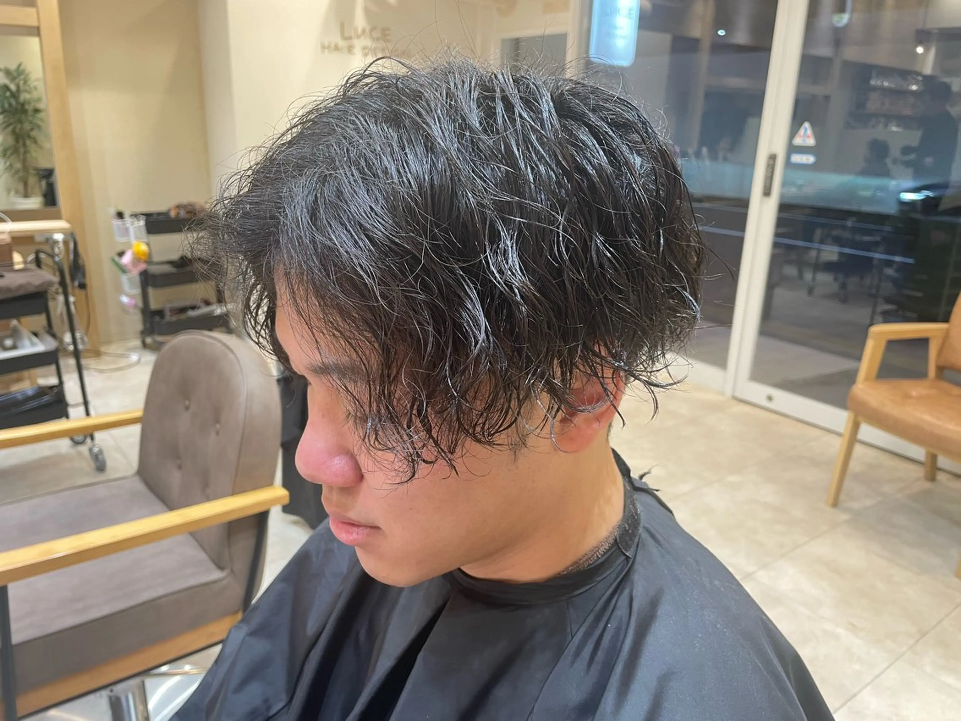 パーマ メンズ センターパート メンズパーマ カット パーマ 髪質改善 BlancHairのヘアスタイル