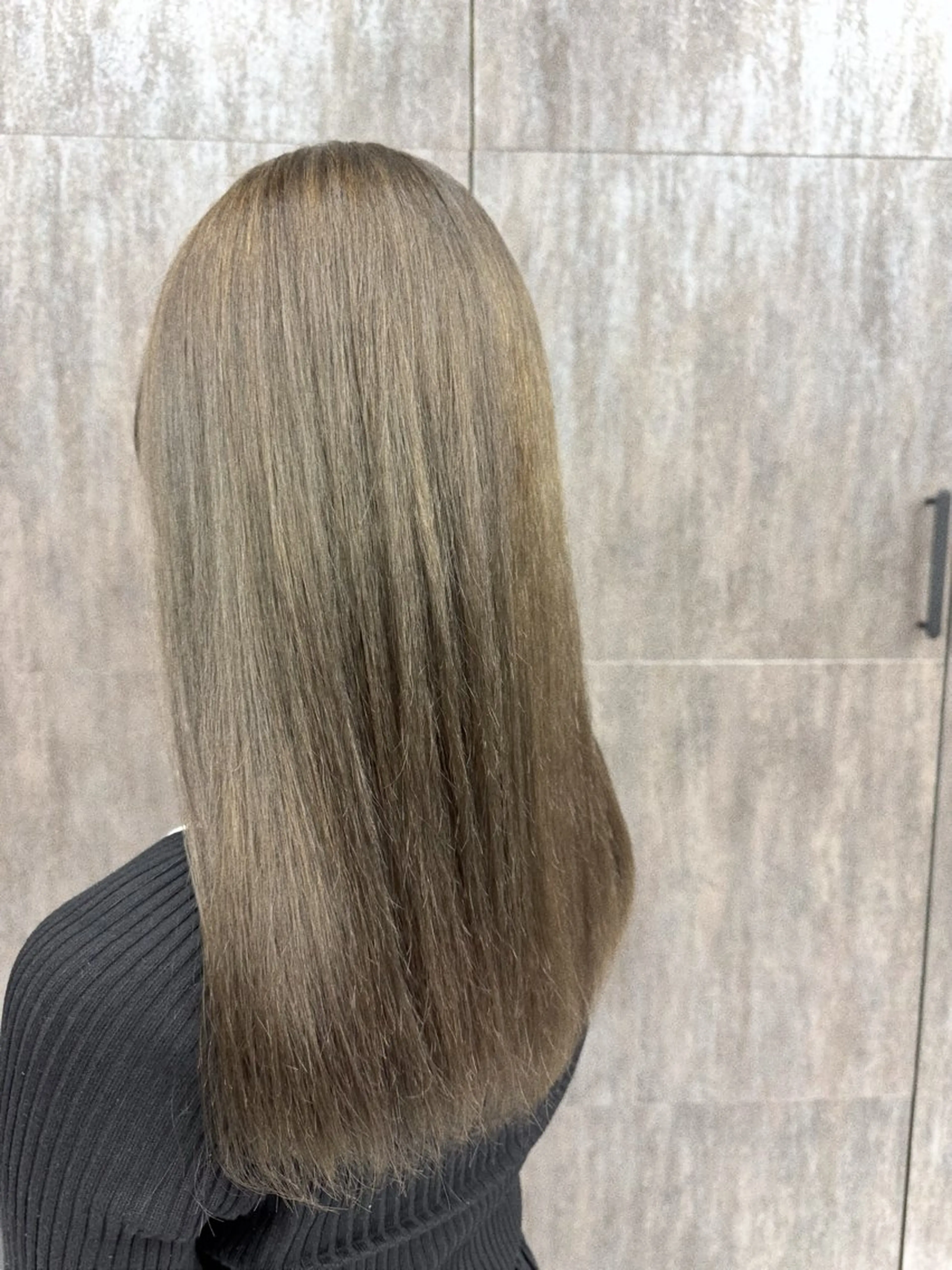 ロング カラー ベージュカラー ANNA ㅤㅤㅤㅤㅤのヘアスタイル