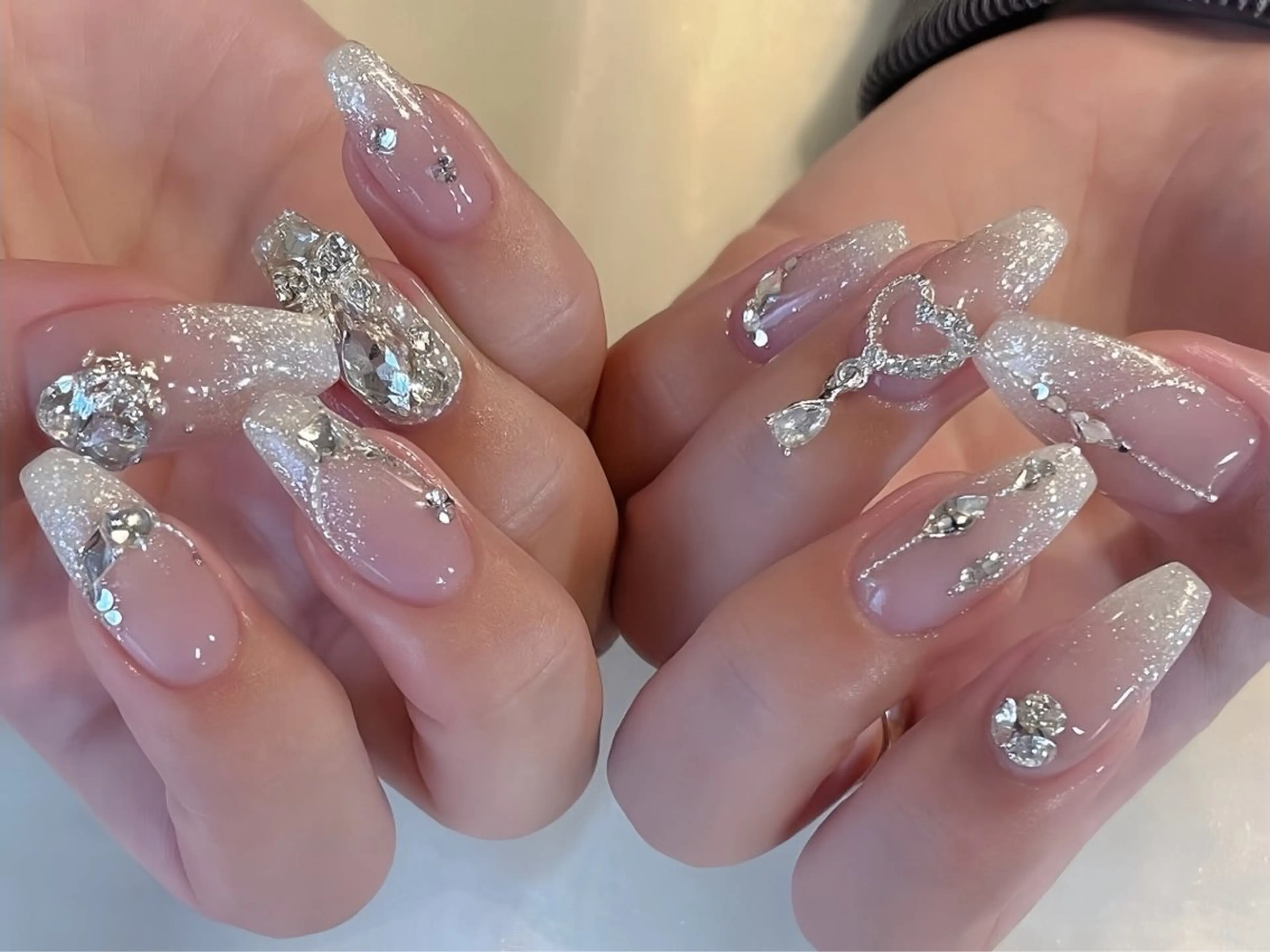 ネイル アニマル柄 ボルドー ブラウン チークネイル フレンチネイル ハンドネイル Rin Nail 新大久保店のネイルデザイン