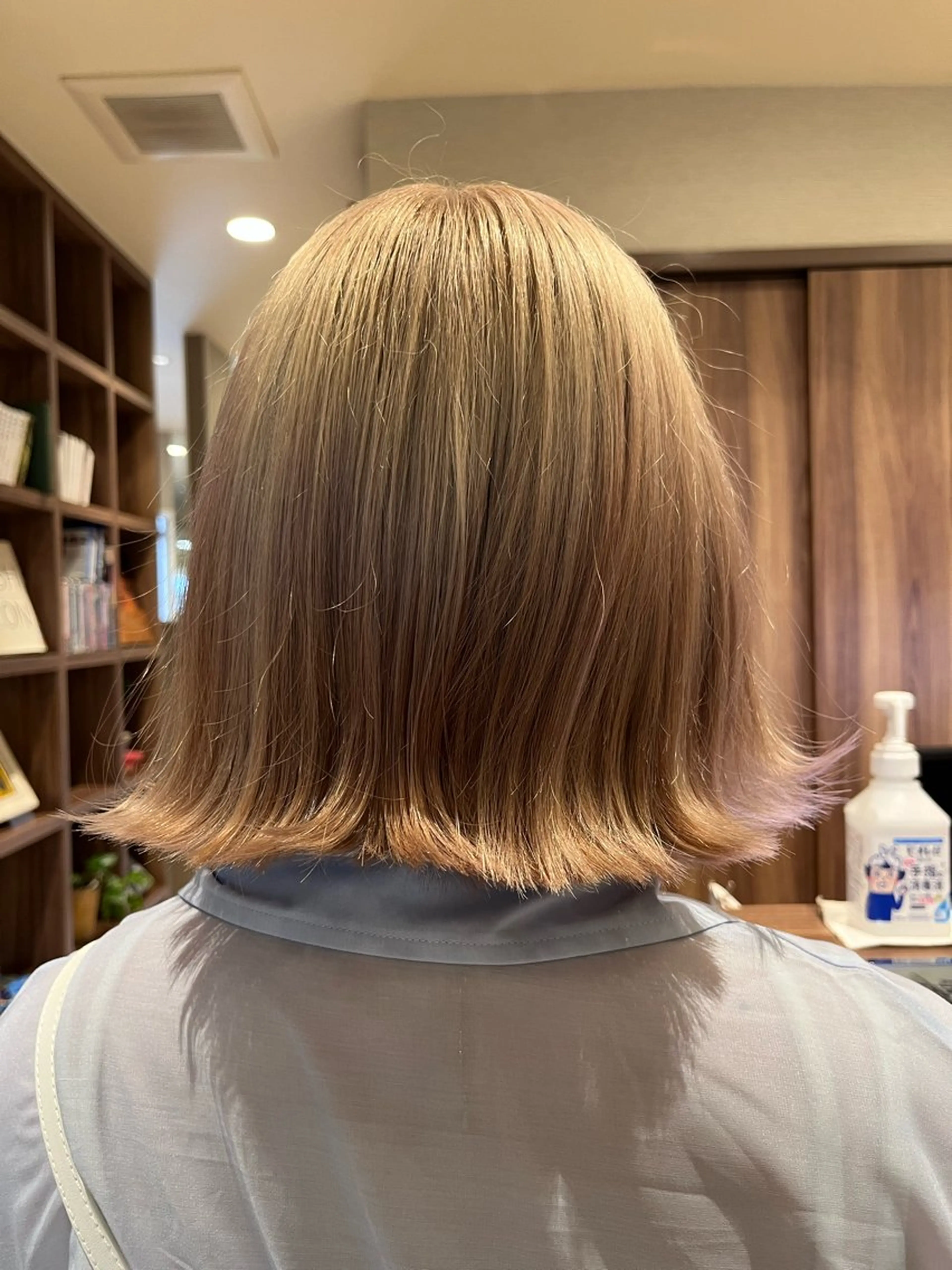 ミディアム カラー ベージュカラー ブロンド ヘアカラー dogstar小林諒 パーマ/レイヤーのヘアスタイル