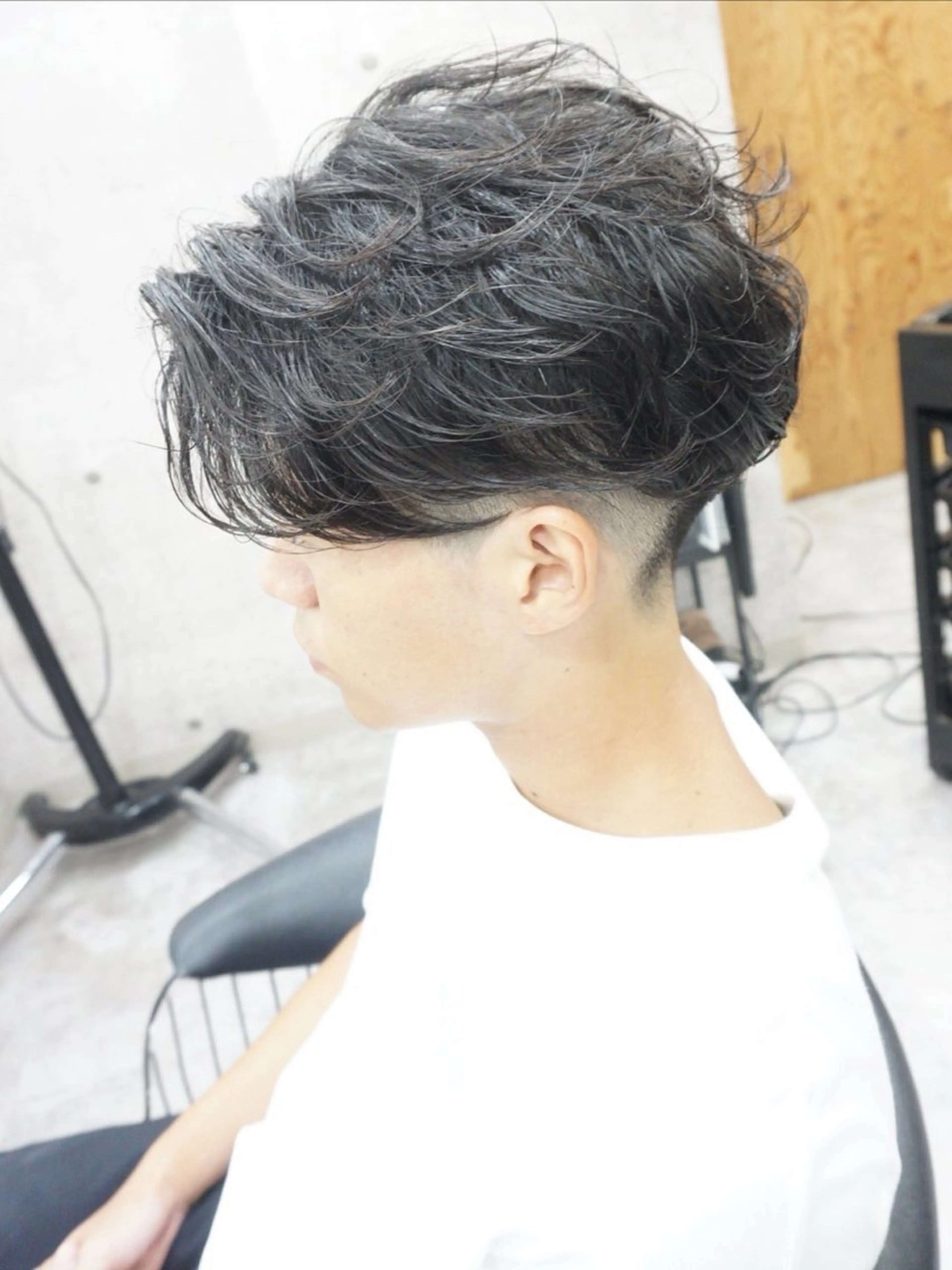 メンズ センターパート フェザーパーマ メンズパーマ カット パーマ トリートメント hair teria ryu 大塚のヘアスタイル