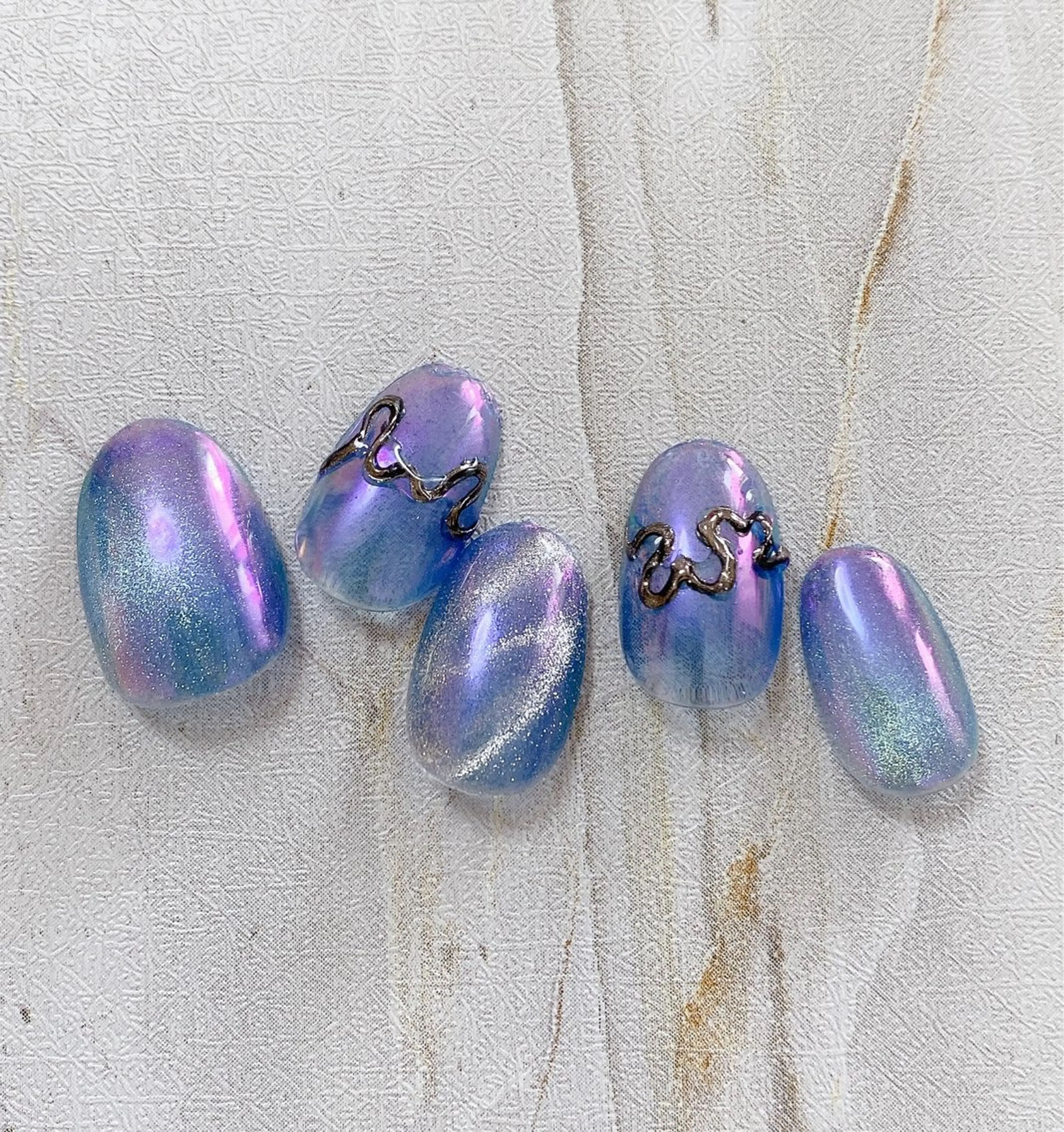 ネイル オーロラネイル ブルー マグネットネイル ミラーネイル 夏ネイル ハンドネイル 岩澤 恵子のネイルデザイン