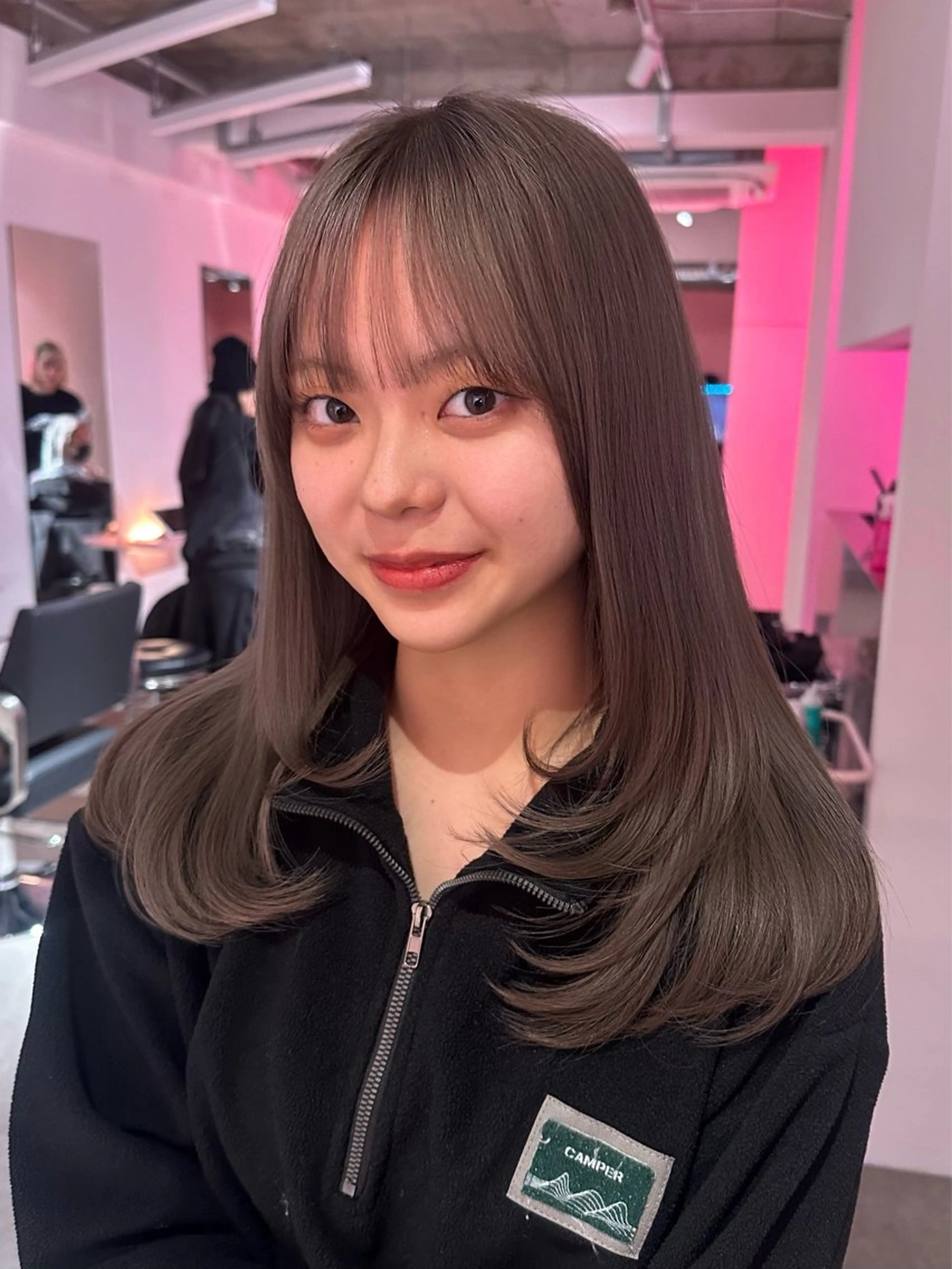 セミロング カラー レイヤーカット トリートメント ブリーチカラー /MAHIROのヘアスタイル