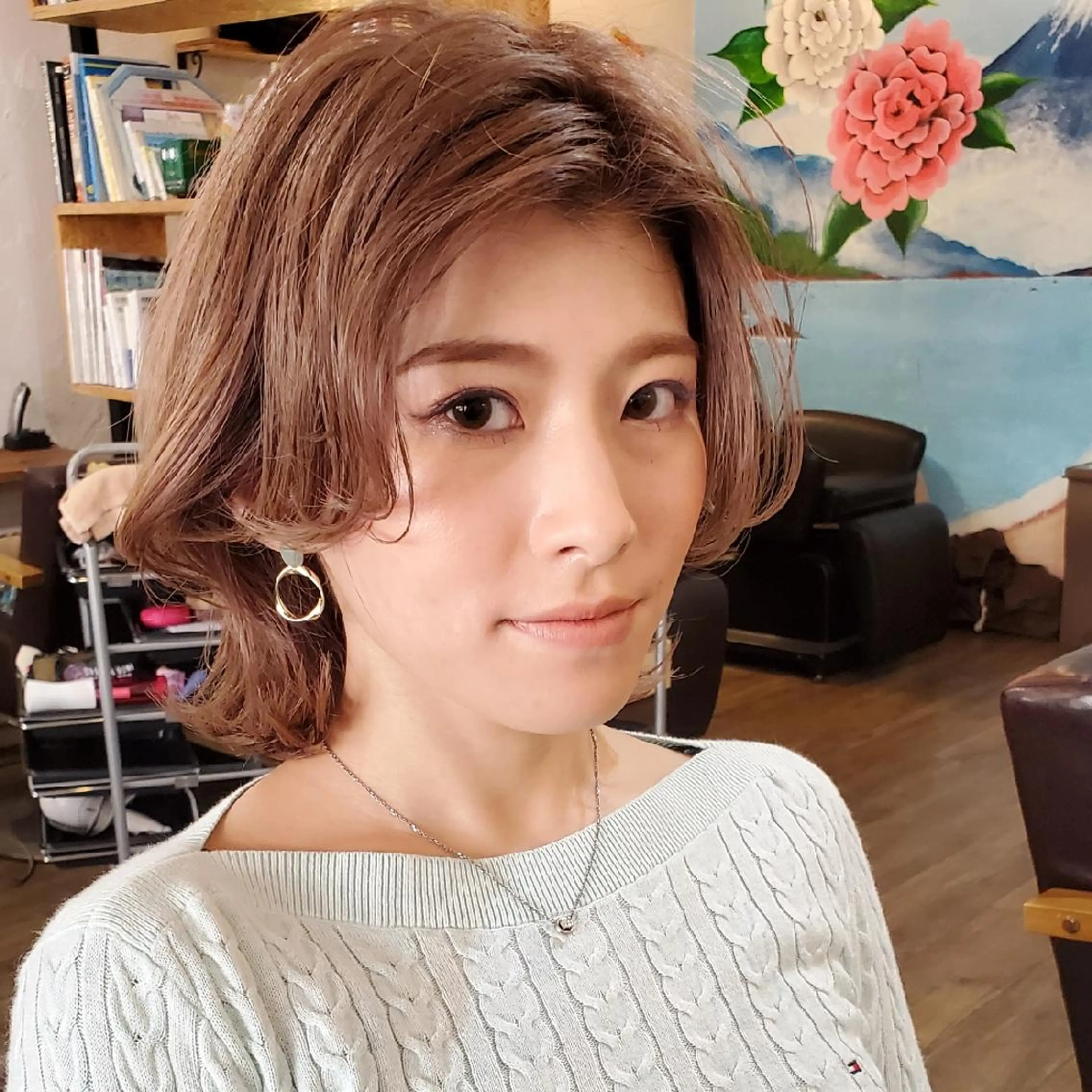 ショート カラー 切りっぱなしボブ ショートボブ ショートレイヤー ハンサムショート バレイヤージュ カット ヘアカラー トリートメント フリーランス所属・韓国ヘア レイヤー くびれヘアMATSUのヘアスタイル