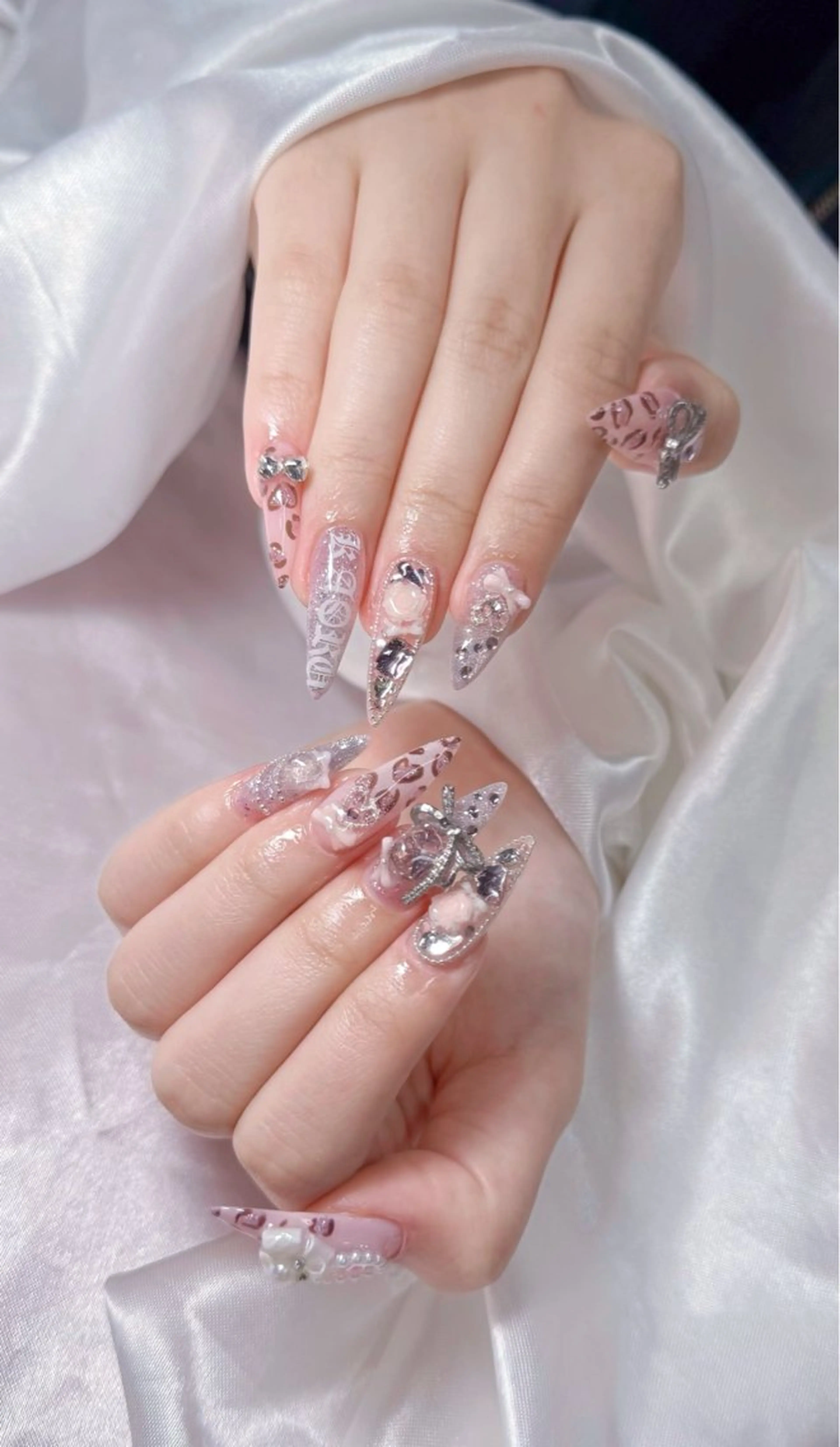 ネイル 成人式 フレンチネイル グラデーション 韓国ネイル ミラーネイル Lya Nail Salonのネイルデザイン