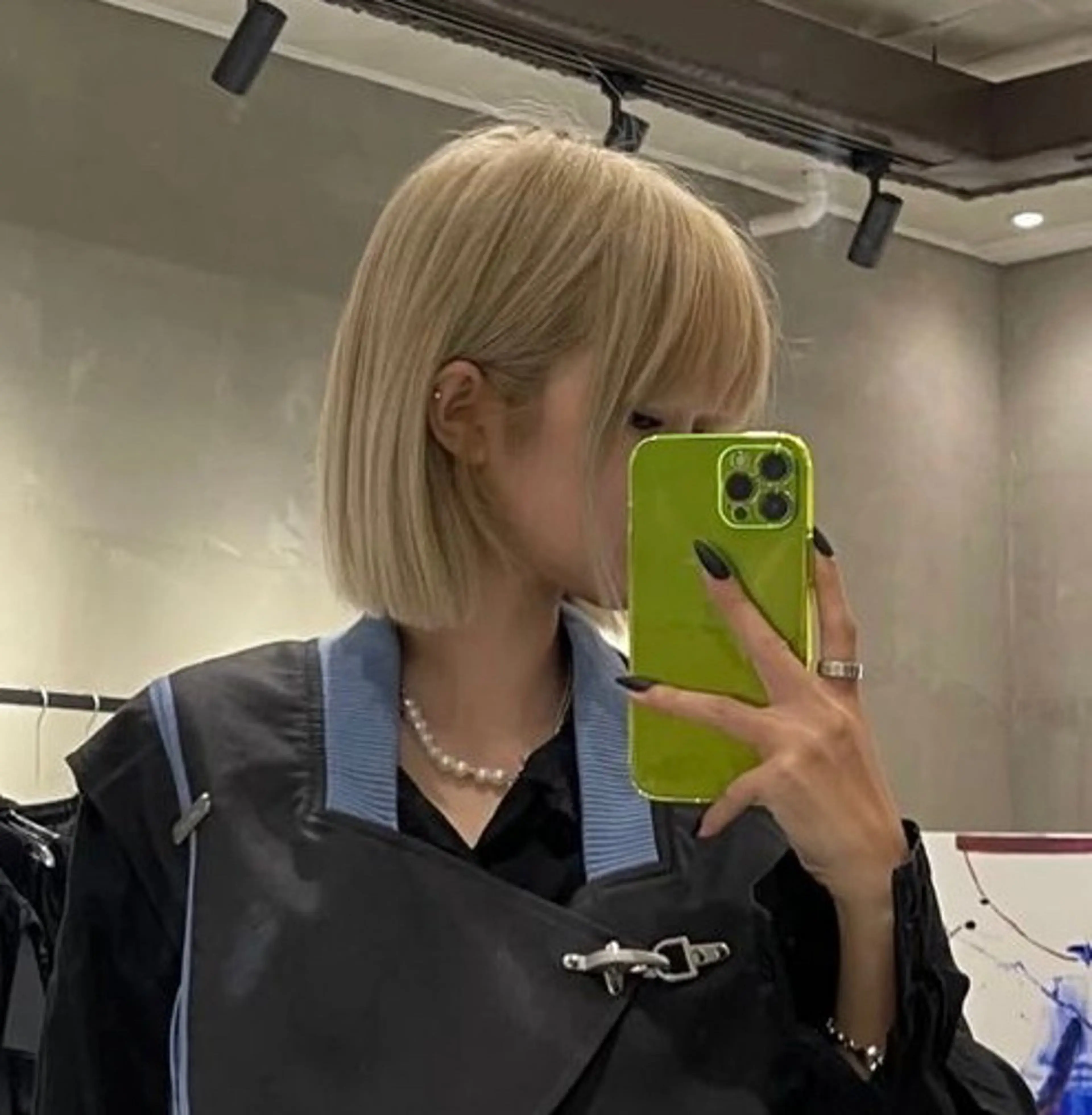 ショート カラー ヘアアレンジ 韓国レイヤー＆ピンク 艶髪🩶maikoのヘアスタイル