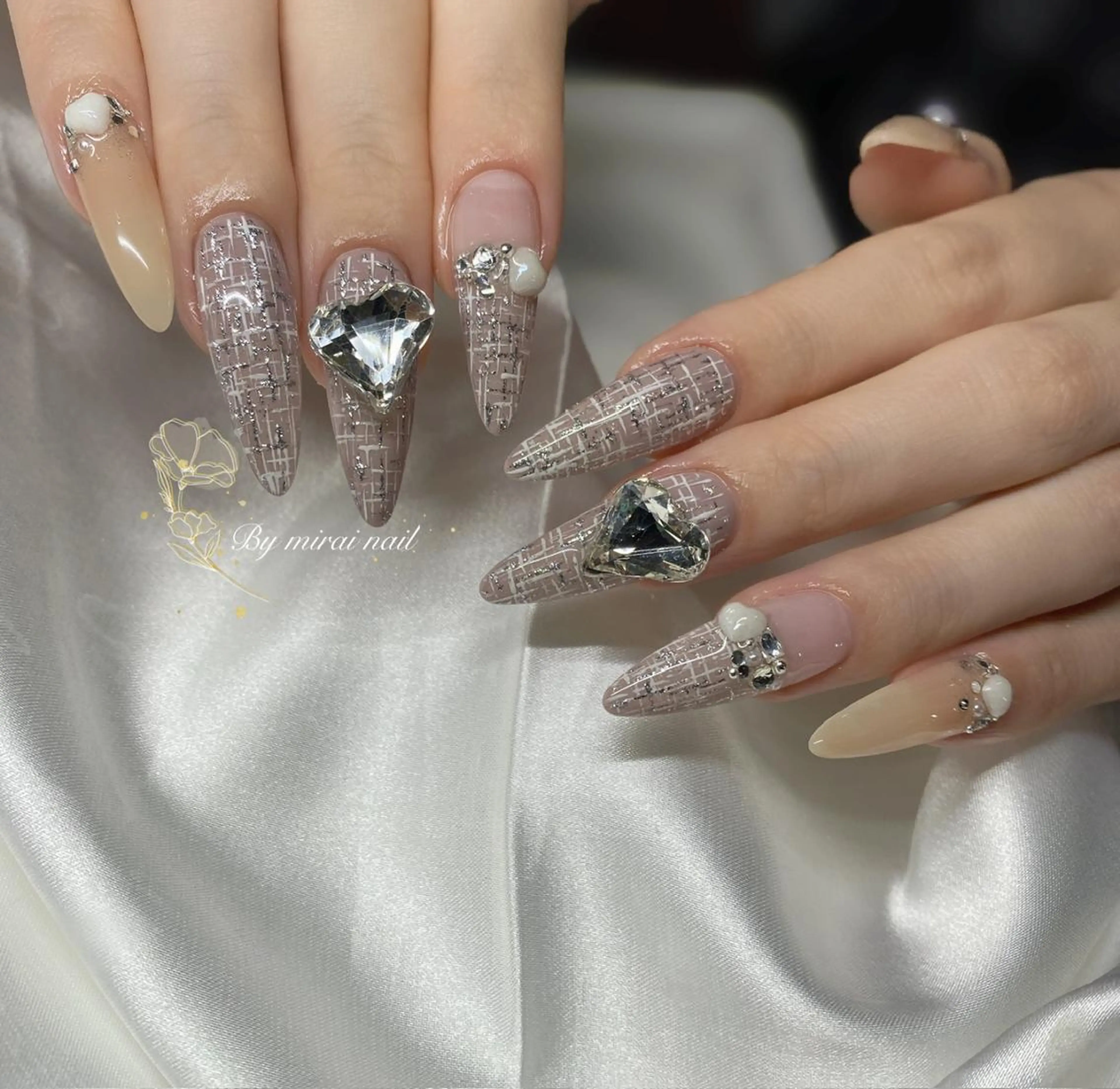 ネイル ネイルサロン 9Carats神田のネイルデザイン