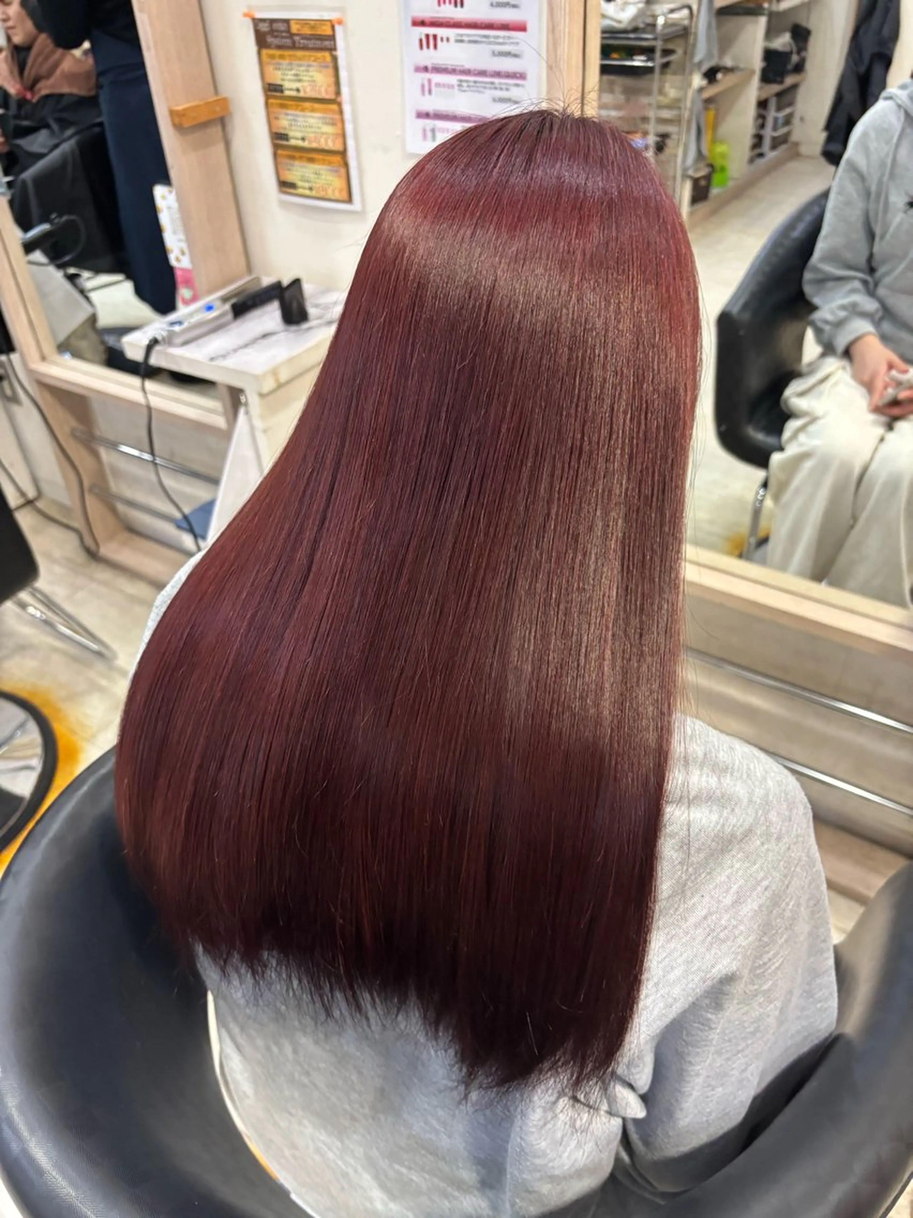 ロング カラー レッドカラー KR2S古市所属・艶カラー🫧/シール エクステRYOKAのヘアスタイル