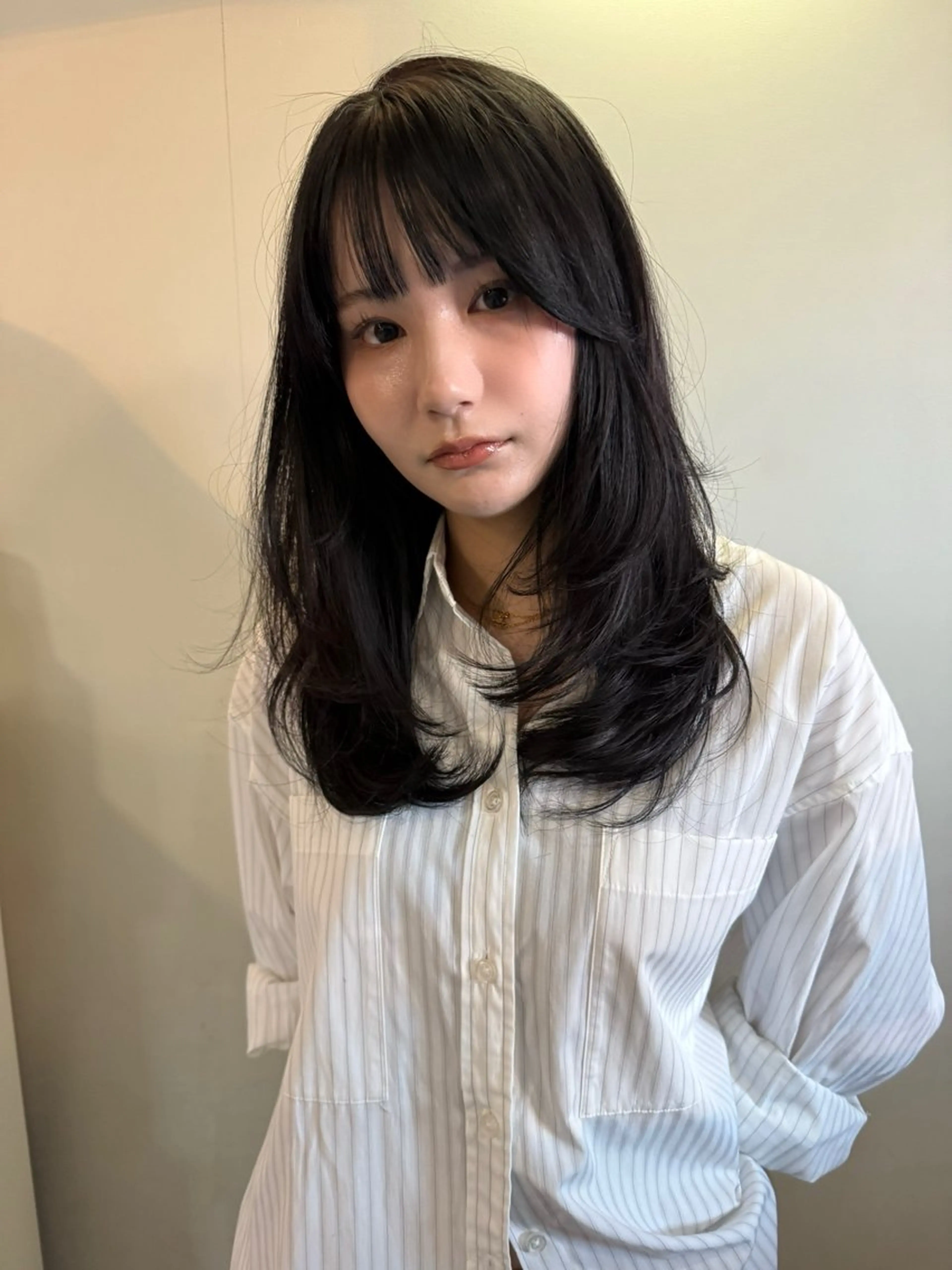 セミロング ハイレイヤー レイヤーカット カット ヘアカラー トリートメント レイヤーカット\ウル フ　chinatsuのヘアスタイル