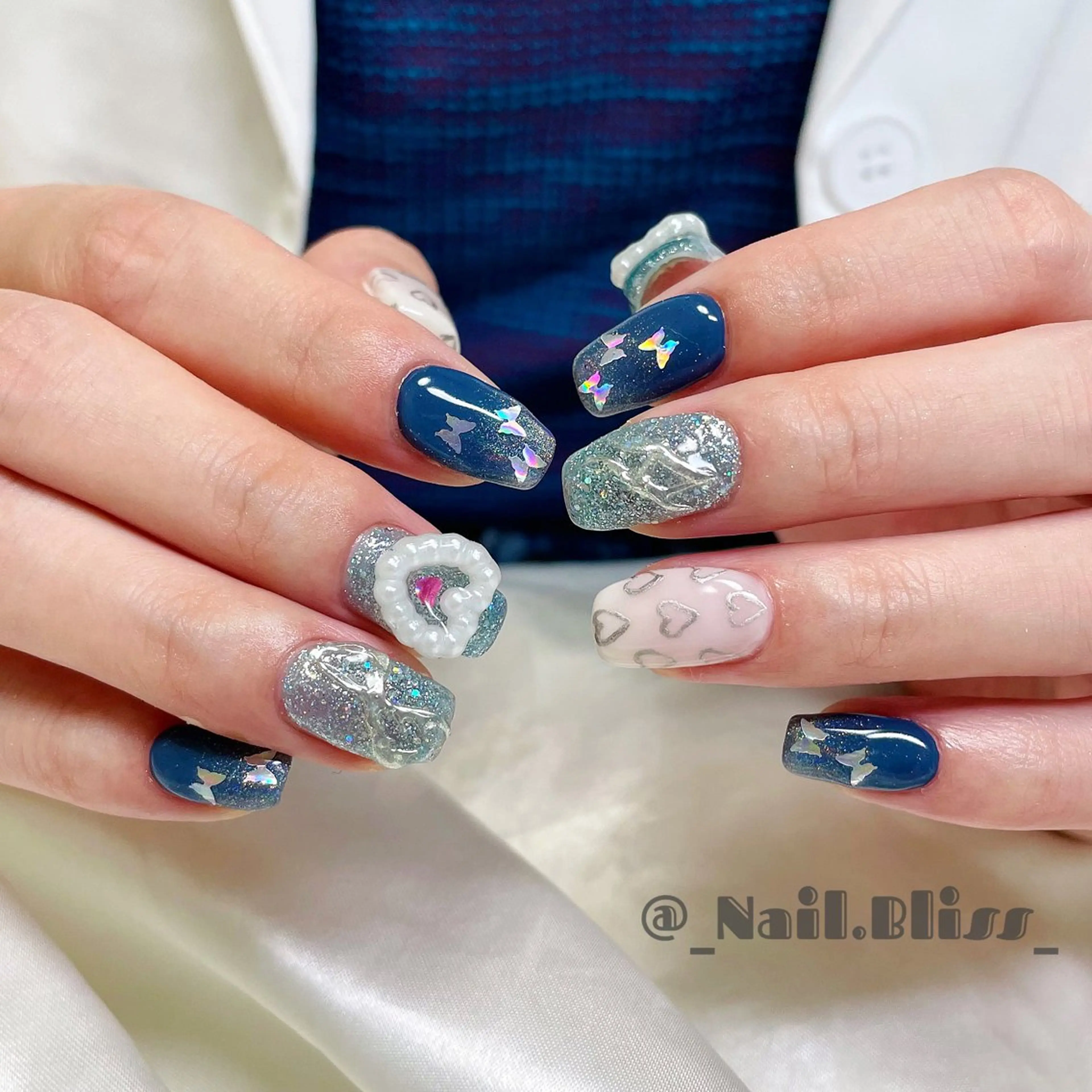 ネイル ブルー ハート ホワイト ハンドネイル NAIL BLISSのネイルデザイン
