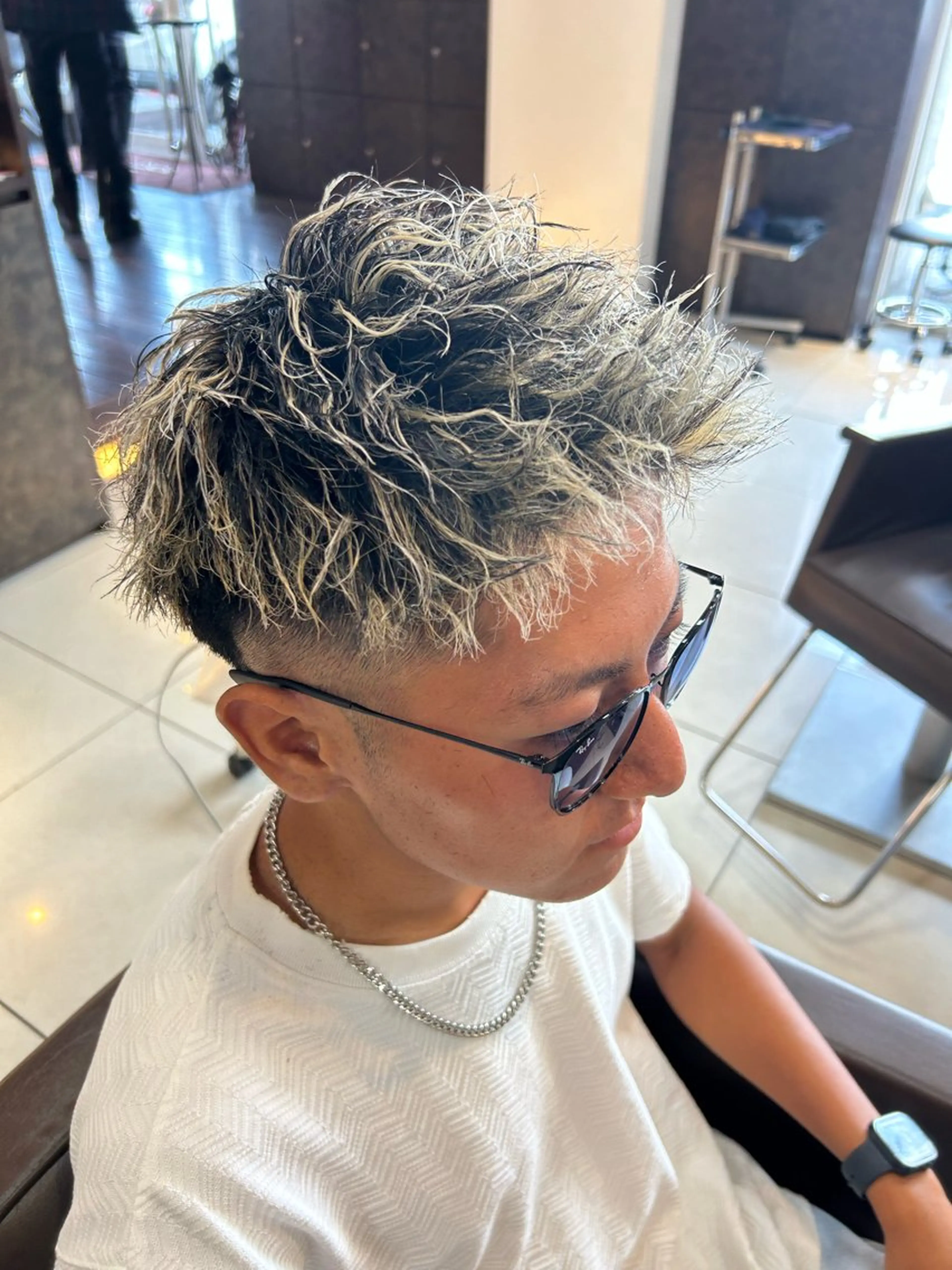 ショート カラー パーマ ツイストスパイラルパーマ メッシュ スパイラルパーマ 失敗しないパーマ 稲葉/草薙のヘアスタイル