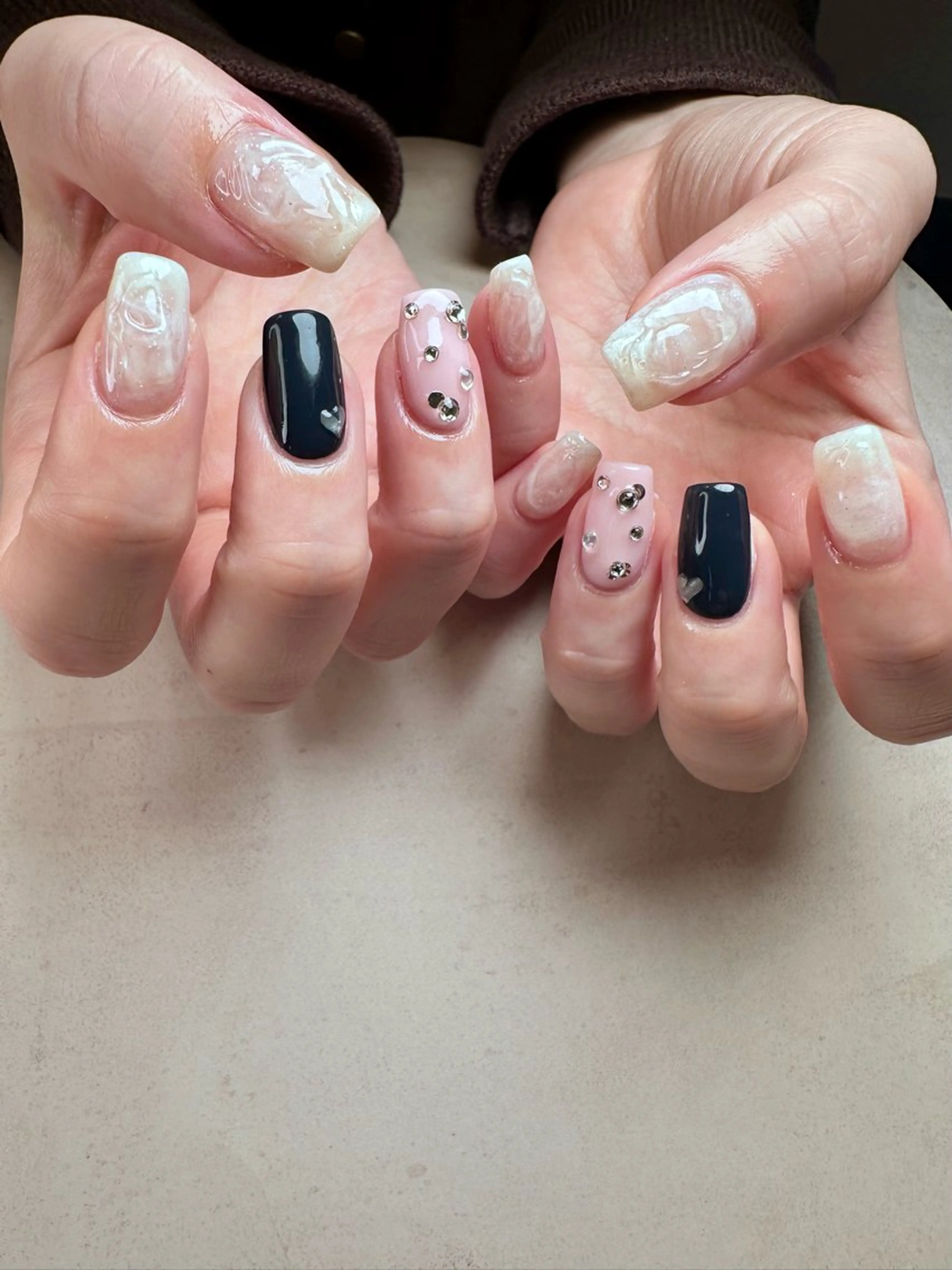 ネイル ニュアンスネイル ハンドネイル ハンドケア Atelier Ariのネイルデザイン