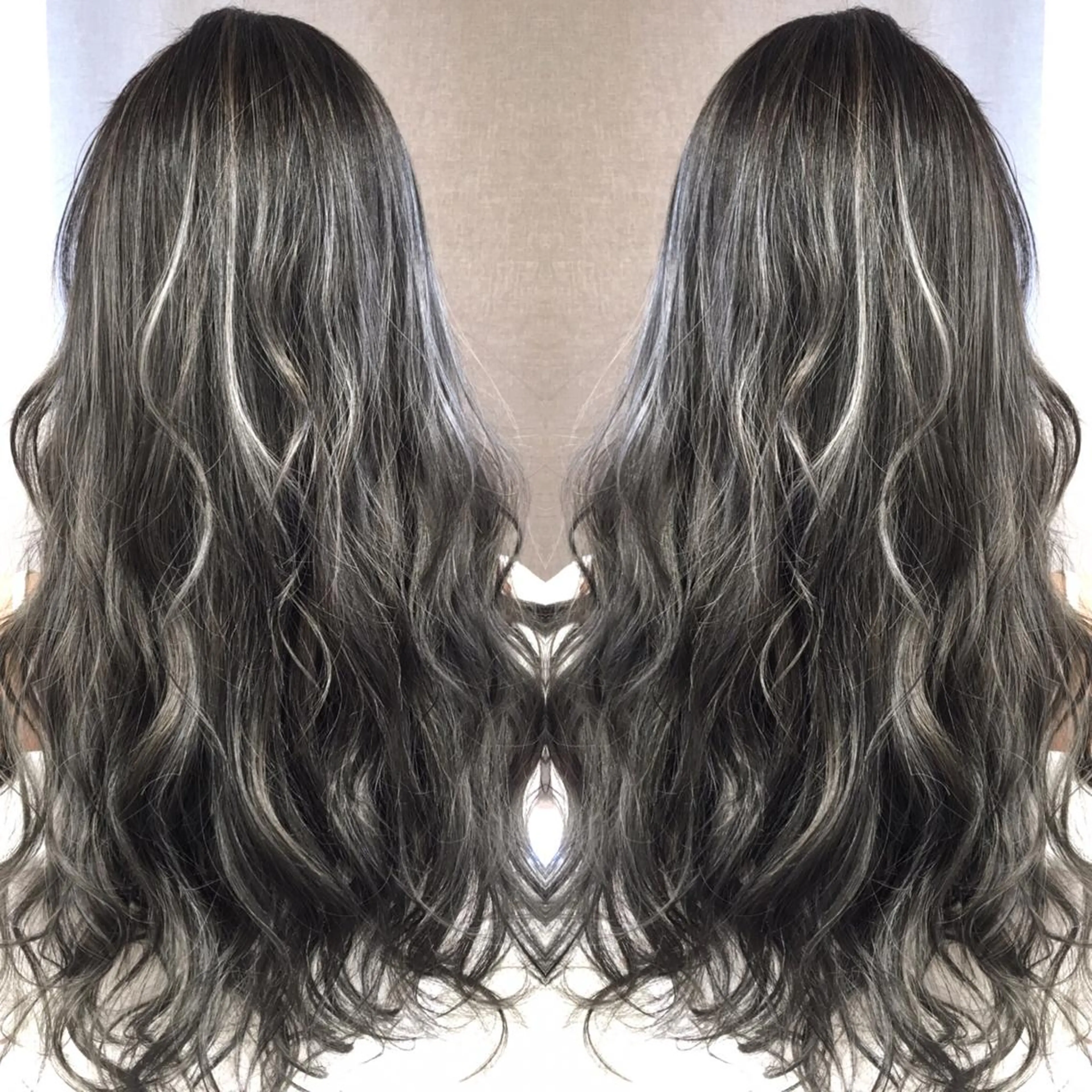 ロング カラー ハイライトカラー シルバー 3Dハイライト ハイライト ヘアカラー トリートメント 井上 一平のヘアスタイル