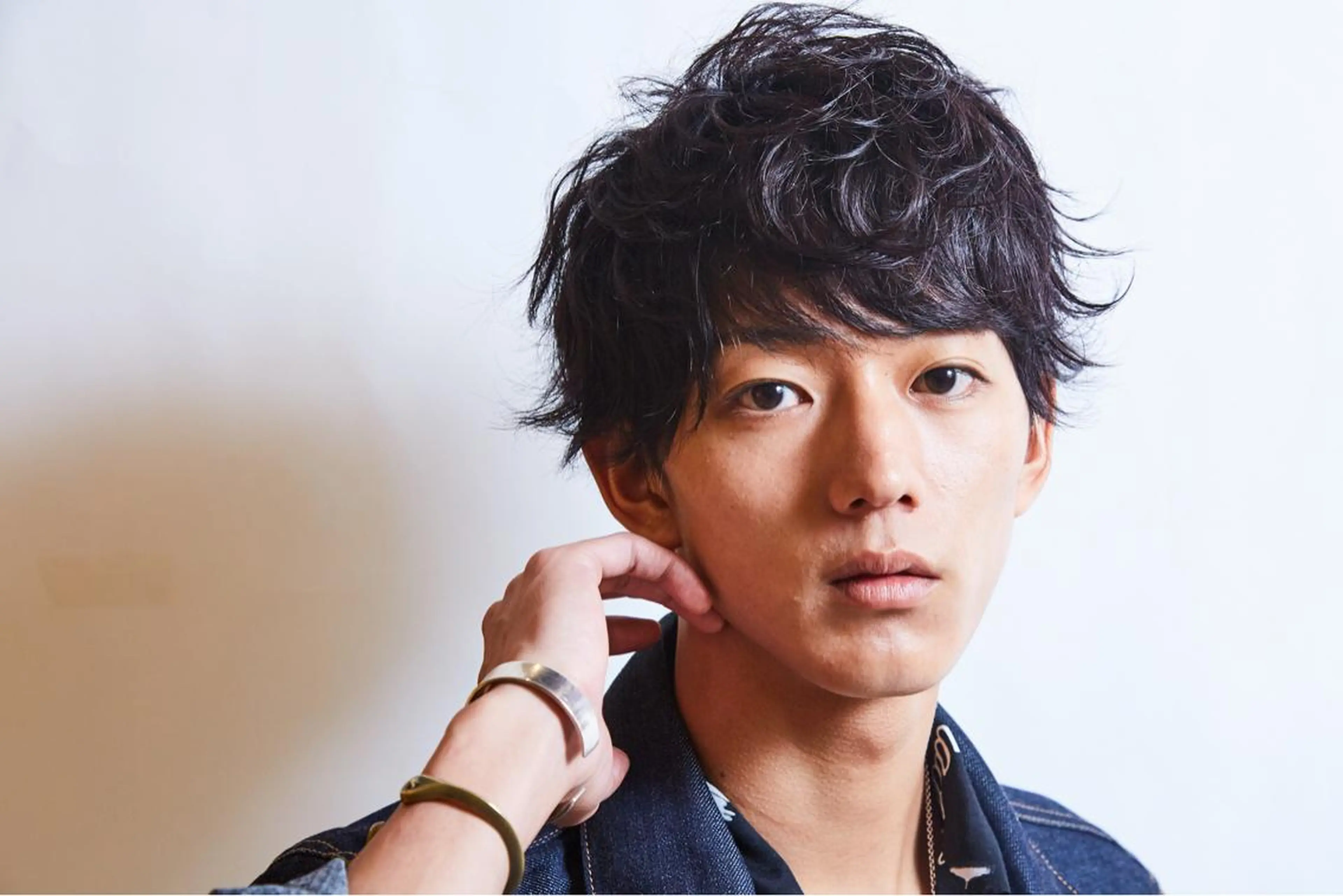 パーマ メンズ 赤み消し韓国ヘア レイヤー縮毛🤍渡邉のヘアスタイル