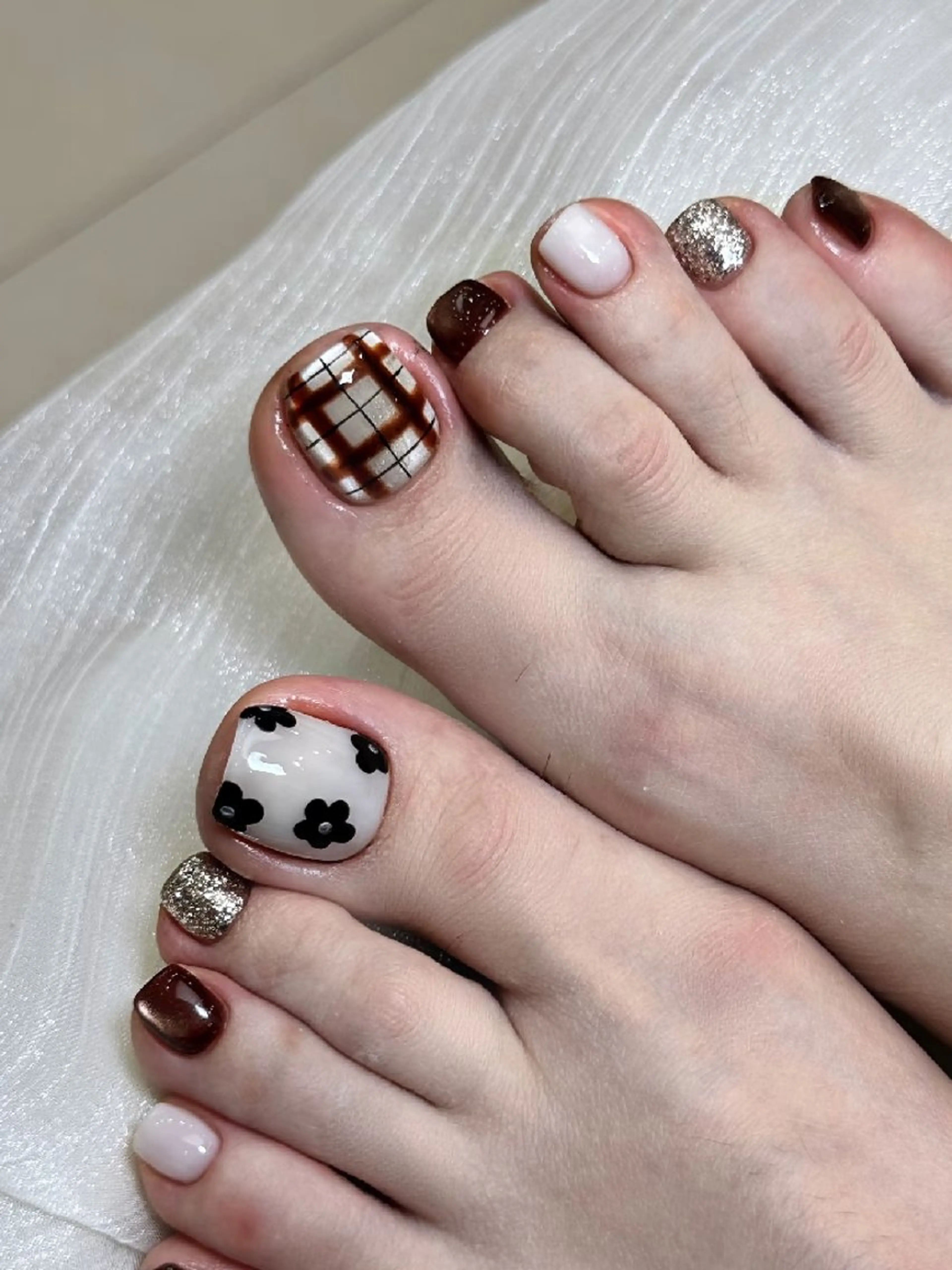 ネイル フットネイル 安田 友梨のネイルデザイン