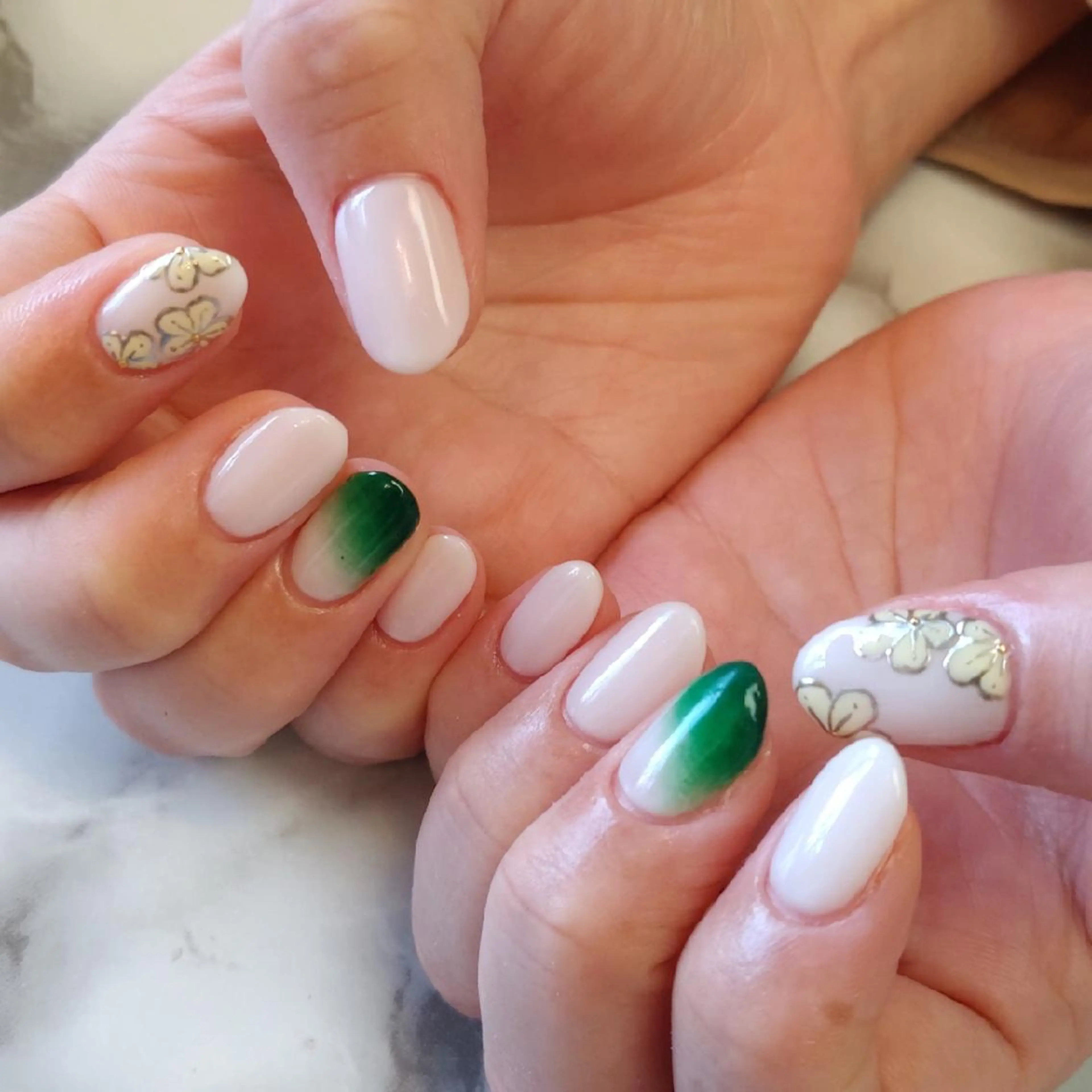 ネイル フラワーネイル ジェヌインネイル 河内のネイルデザイン