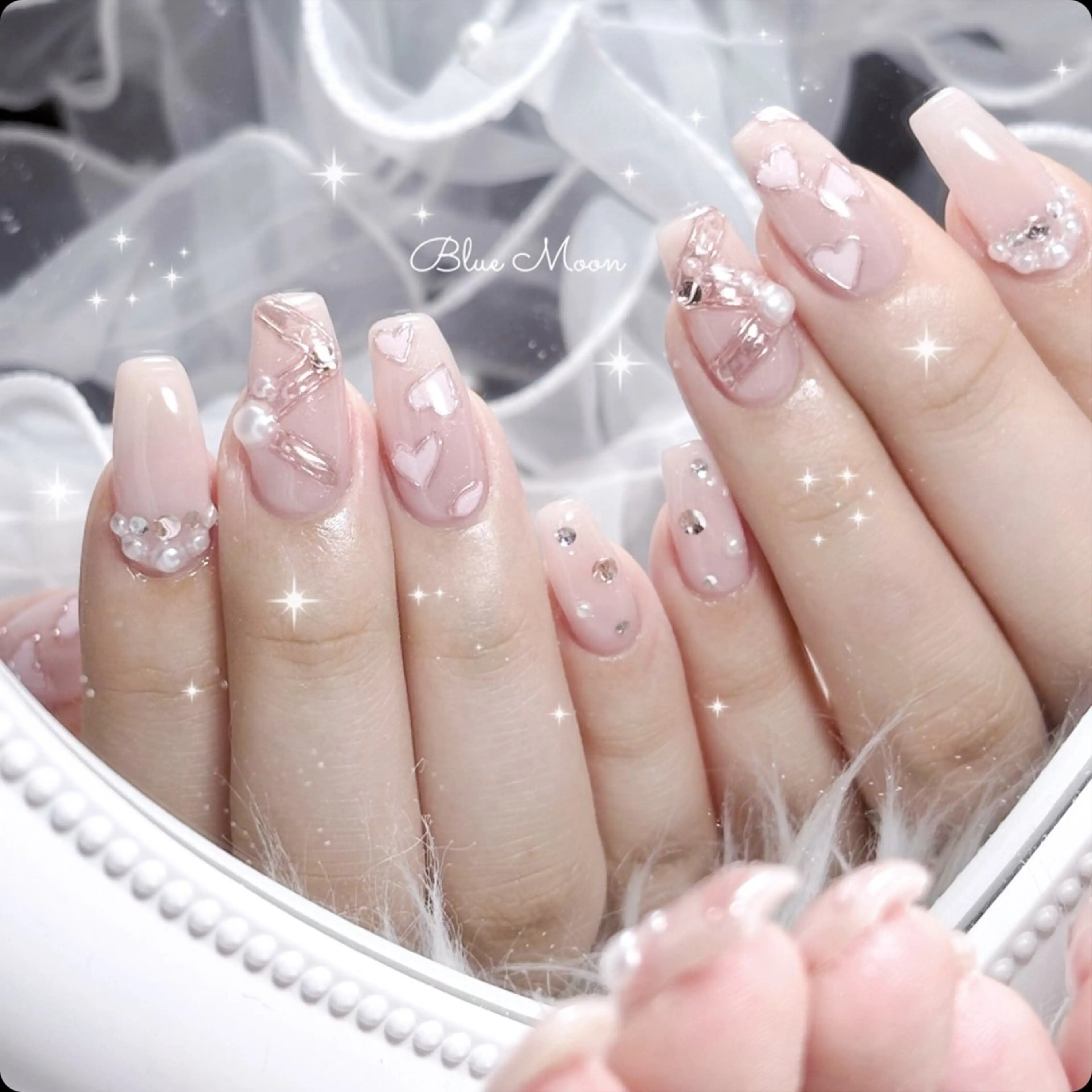 ネイル ミラーネイル ハンドネイル フットネイル ハンドケア nail salon Blue Moonのネイルデザイン