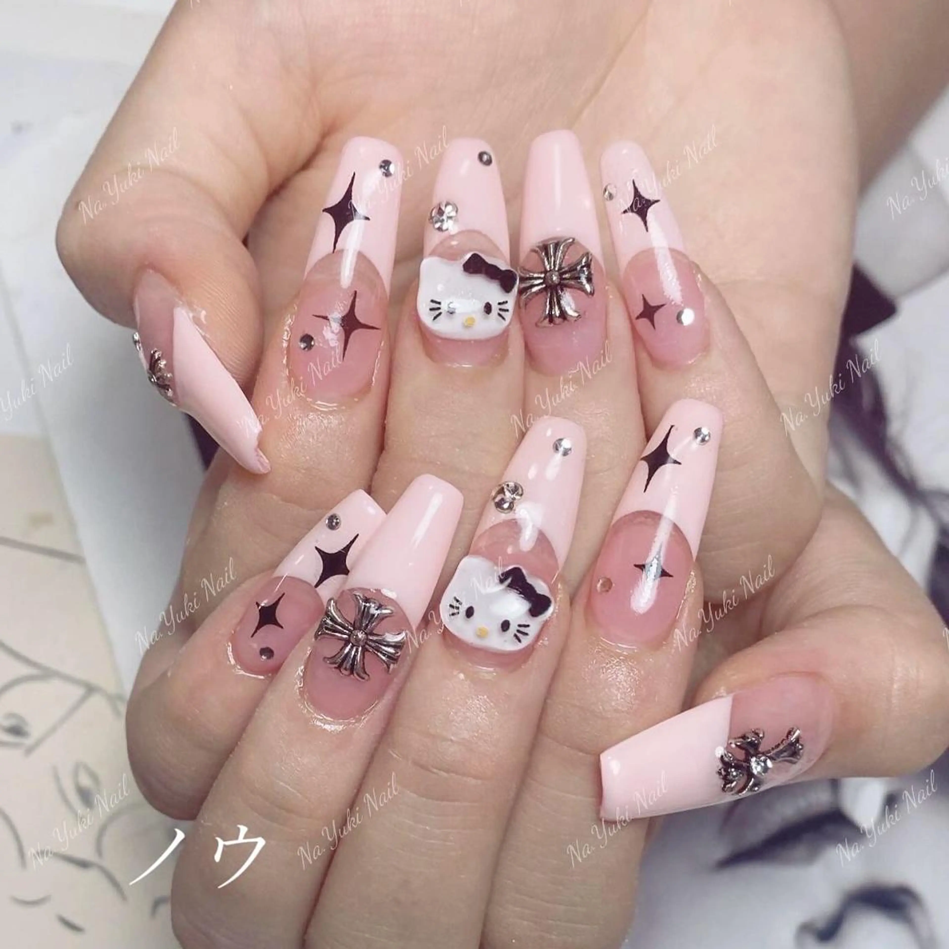 ネイル Queenie 🦋のネイルデザイン