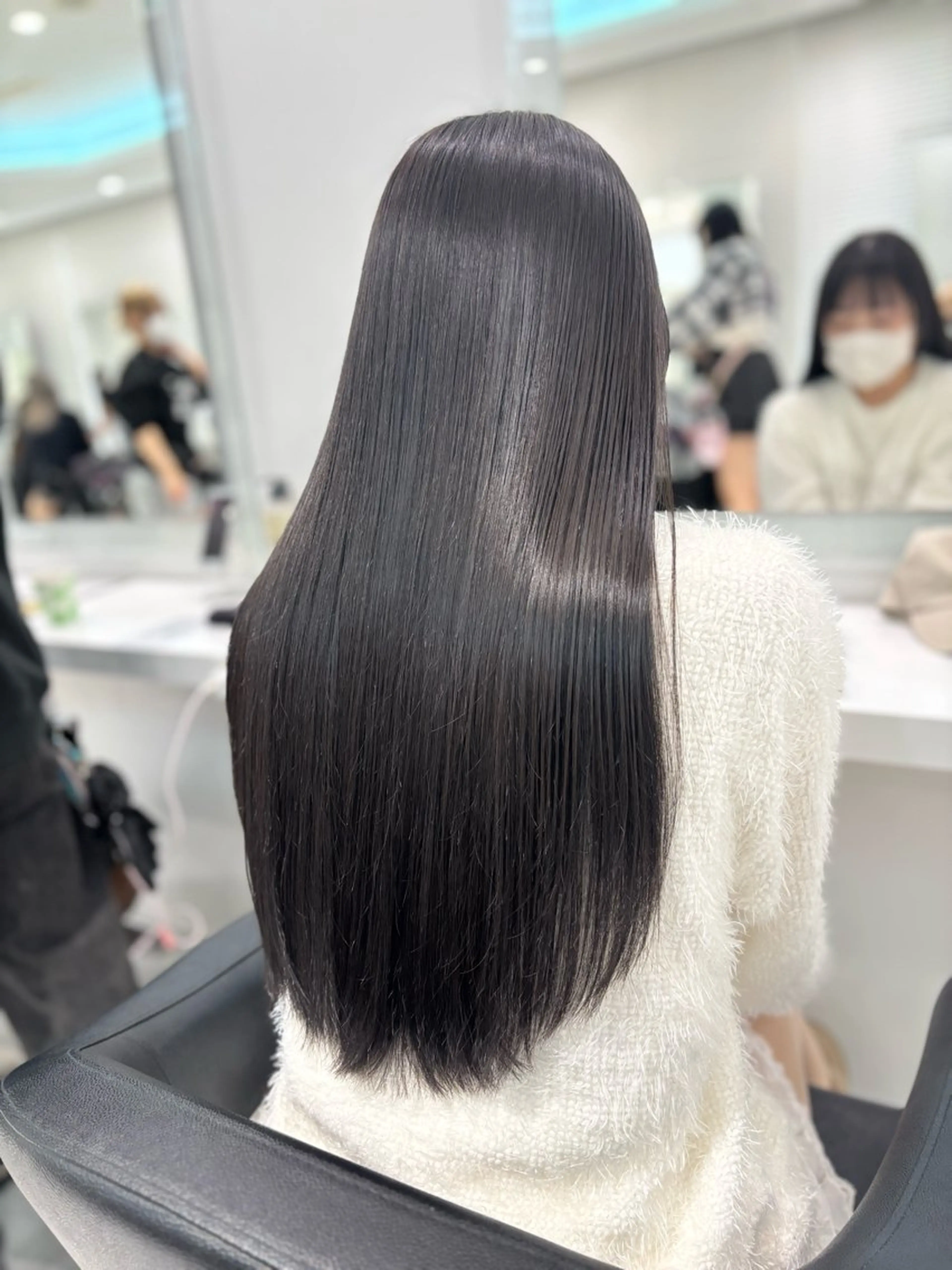 ロング カラー カット 縮毛矯正 トリートメント 流行りの透明感カラー ×縮毛矯正🤍ユウのヘアスタイル