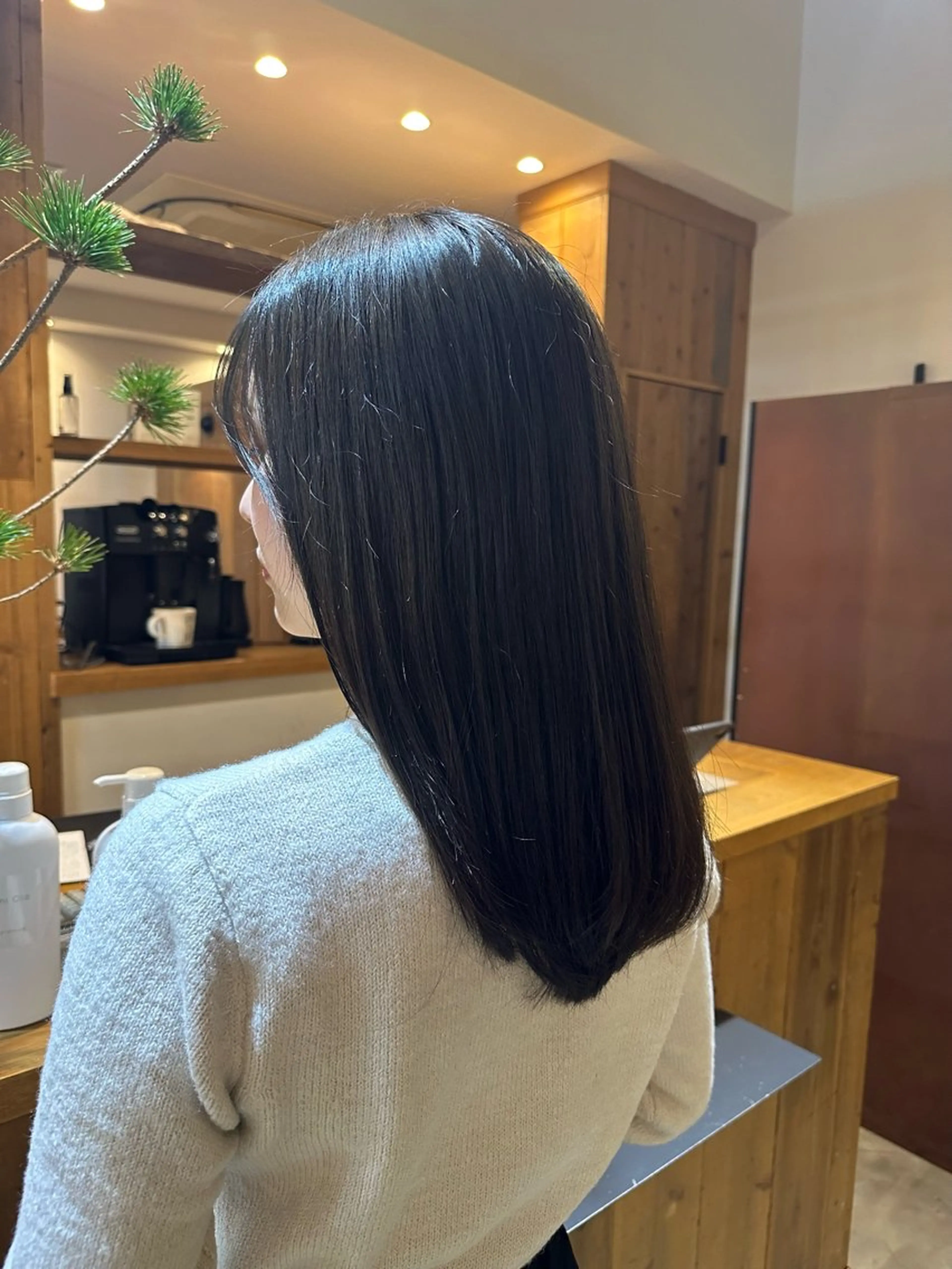 セミロング カラー reefur マリナのヘアスタイル