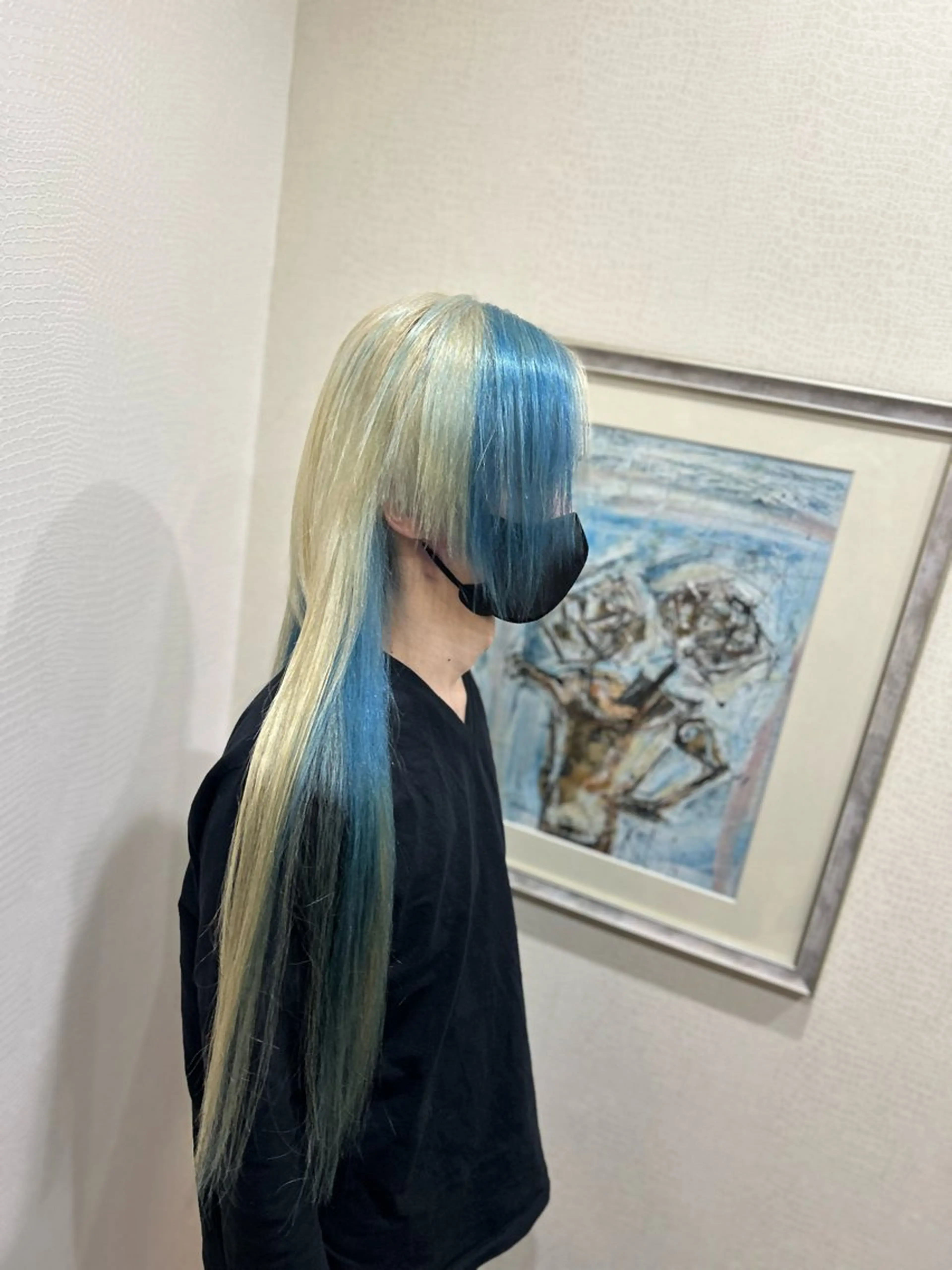 ロング カラー ブリーチ ブロンド デザインカラー ホワイトブロンド カット ヘアカラー Morpho Hair Product所属・井上 花音のヘアスタイル