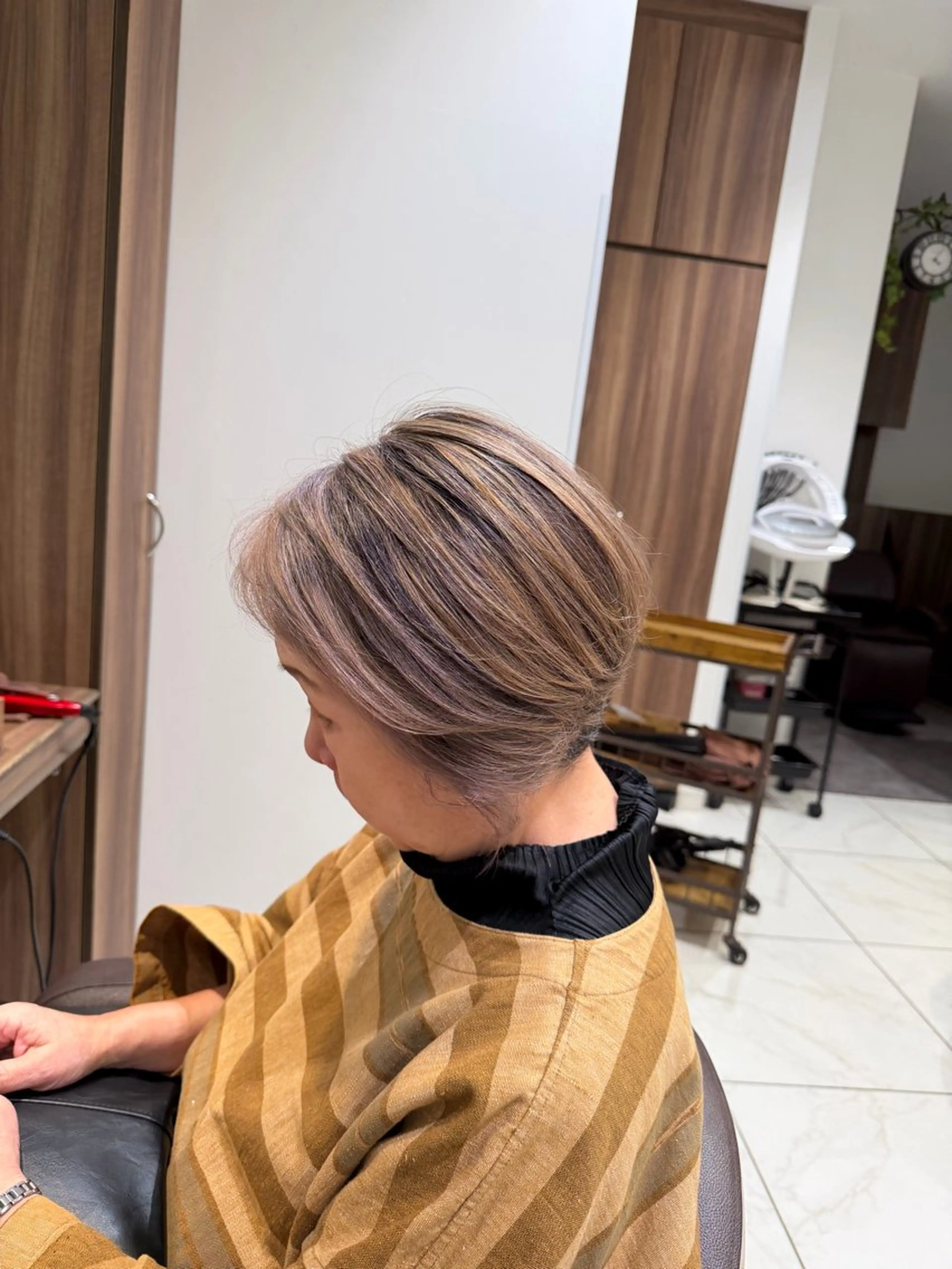 ショート カラー バレイヤージュ ハイライトカラー ハイライト レイヤーカット ヘアカラー 🇰🇷韓国ヘア★ 副店長.쿠리타⭐︎のヘアスタイル