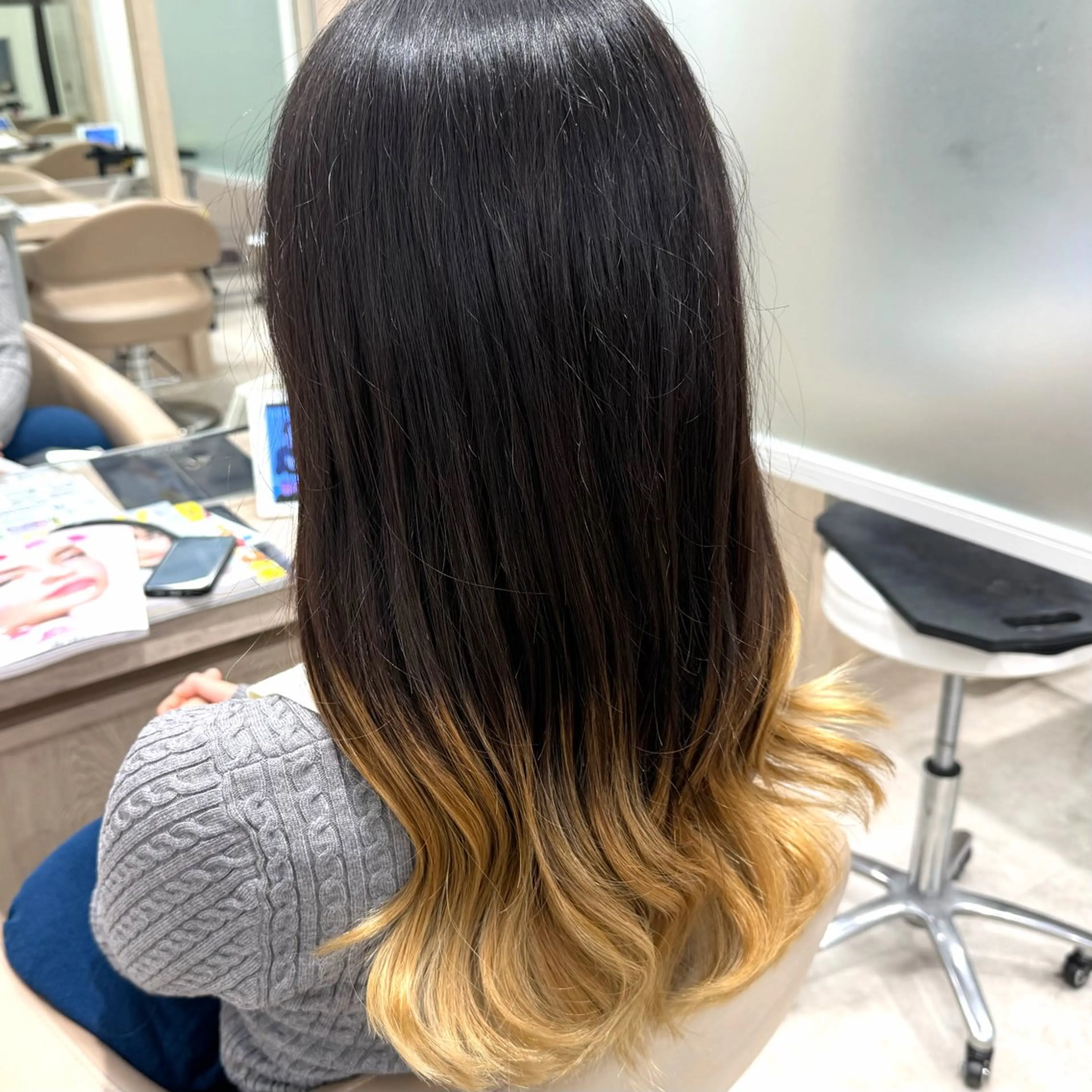 ロング カラー ブリーチ グラデーションカラー カット ヘアカラー トリートメント EARTH菊名店👾 ひらのすぐるのヘアスタイル