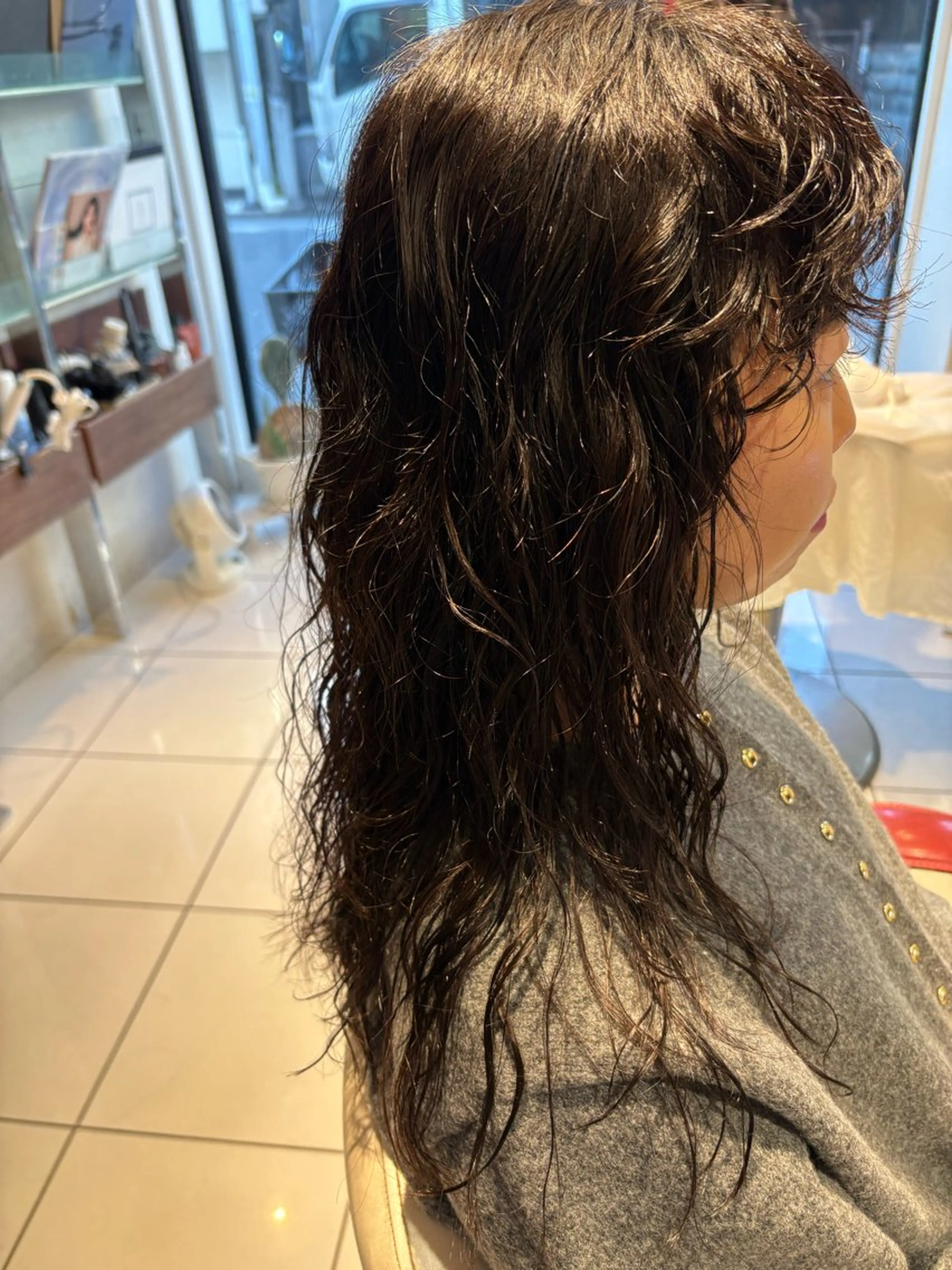 ロング パーマ ヨウコ YOKOのヘアスタイル