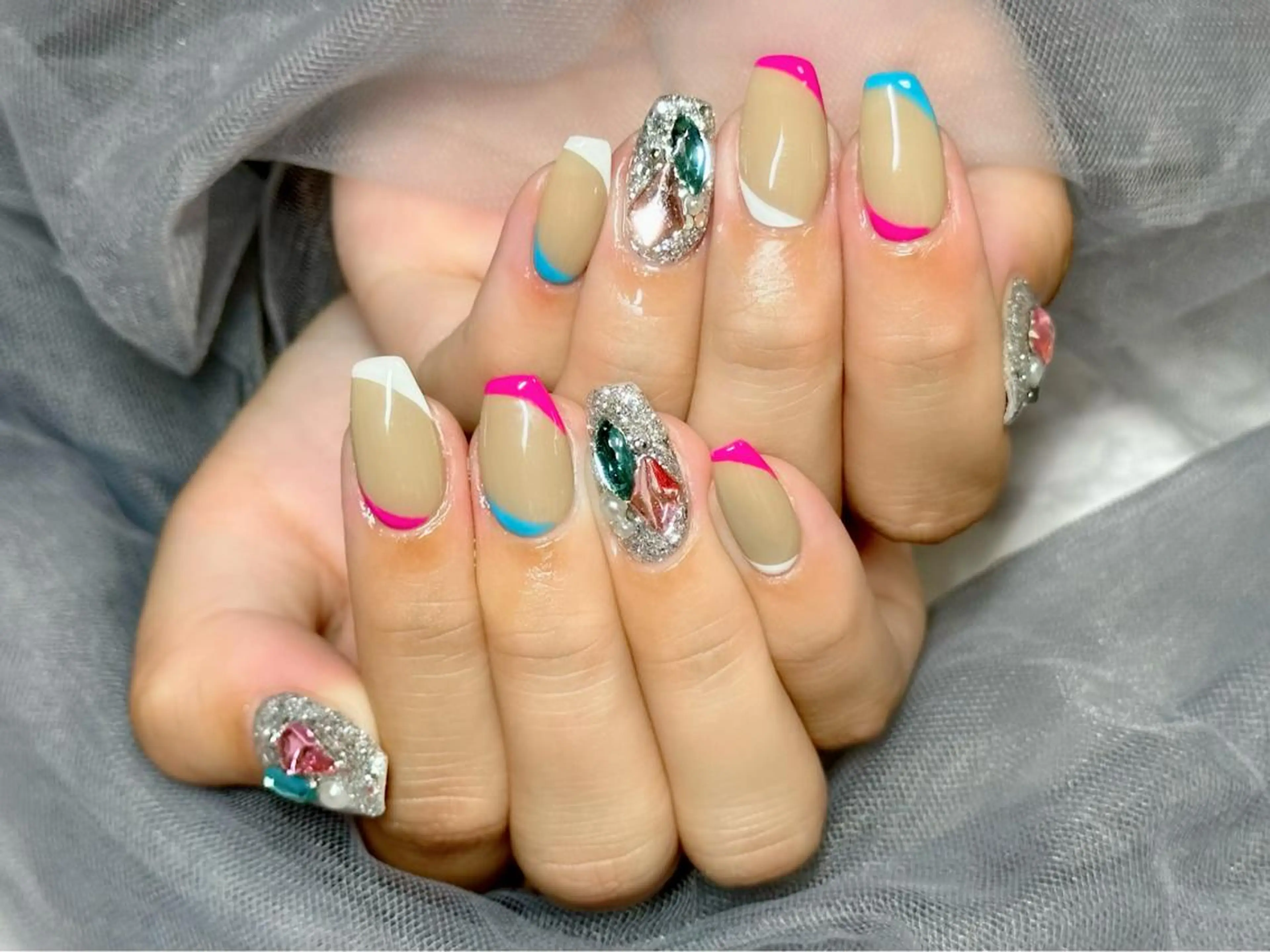 ネイル キラキラネイル 水色 ピンク ハンドネイル Nail Salon KURELLYのネイルデザイン