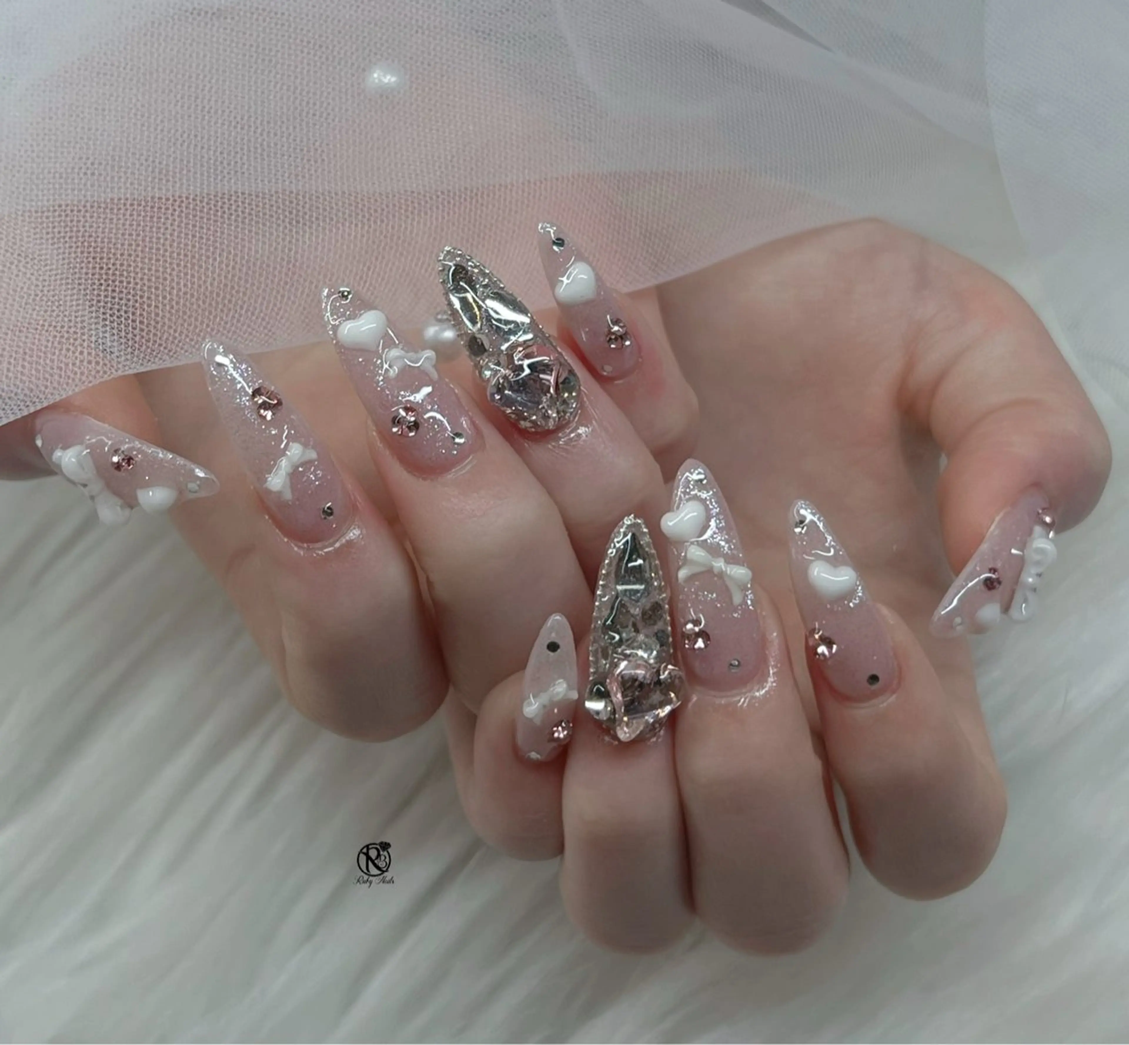 ネイル ボルドー ブラウン チークネイル ドット フットネイル ハンドネイル CHERRYネイルサロン所属・チェリネイルサロン 霞ヶ関のネイルデザイン