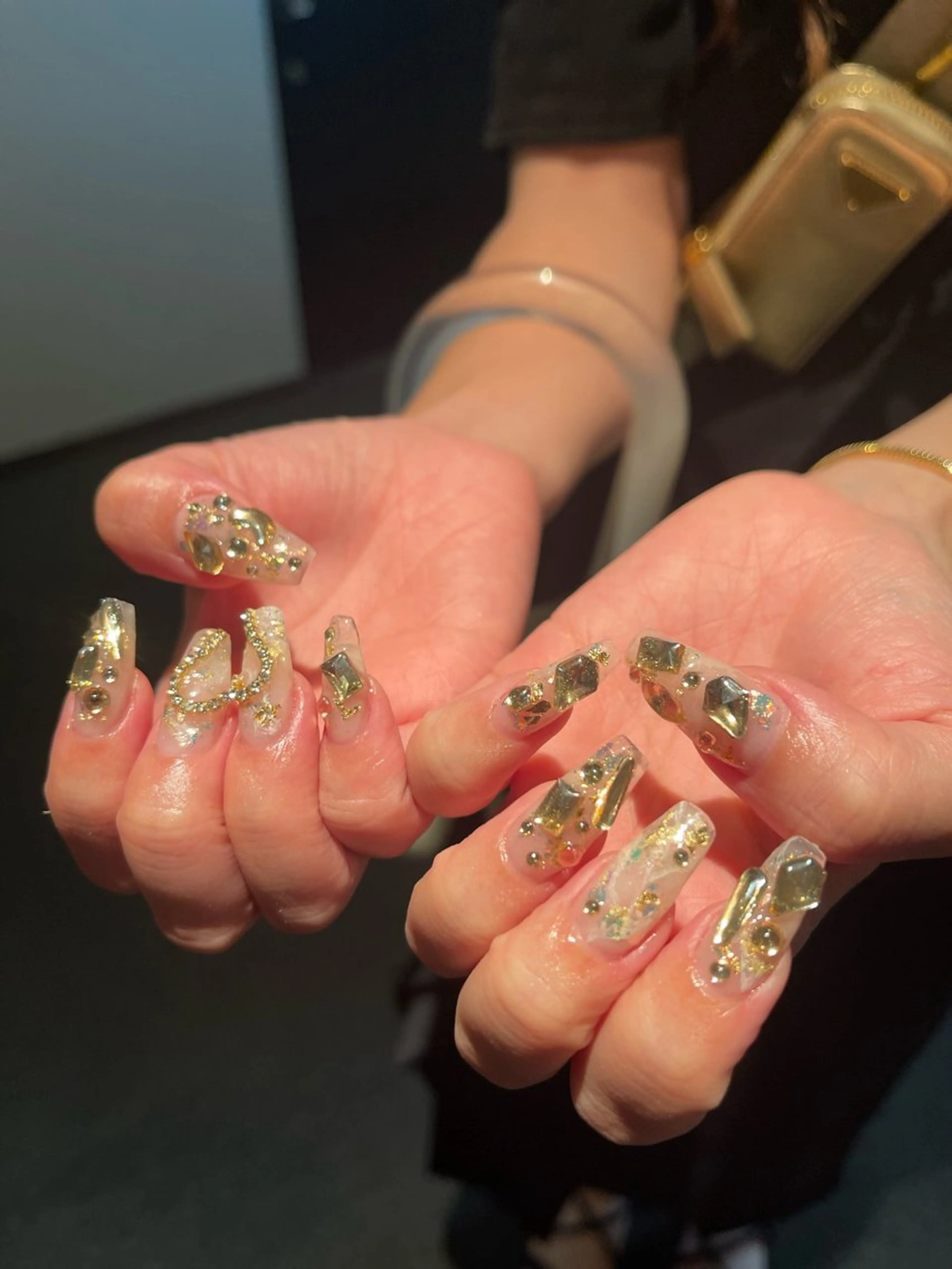 ネイル グラデーション ラメ(グリッター) マグネットネイル ミラーネイル ニュアンスネイル ハンドネイル 波 なみのネイルデザイン