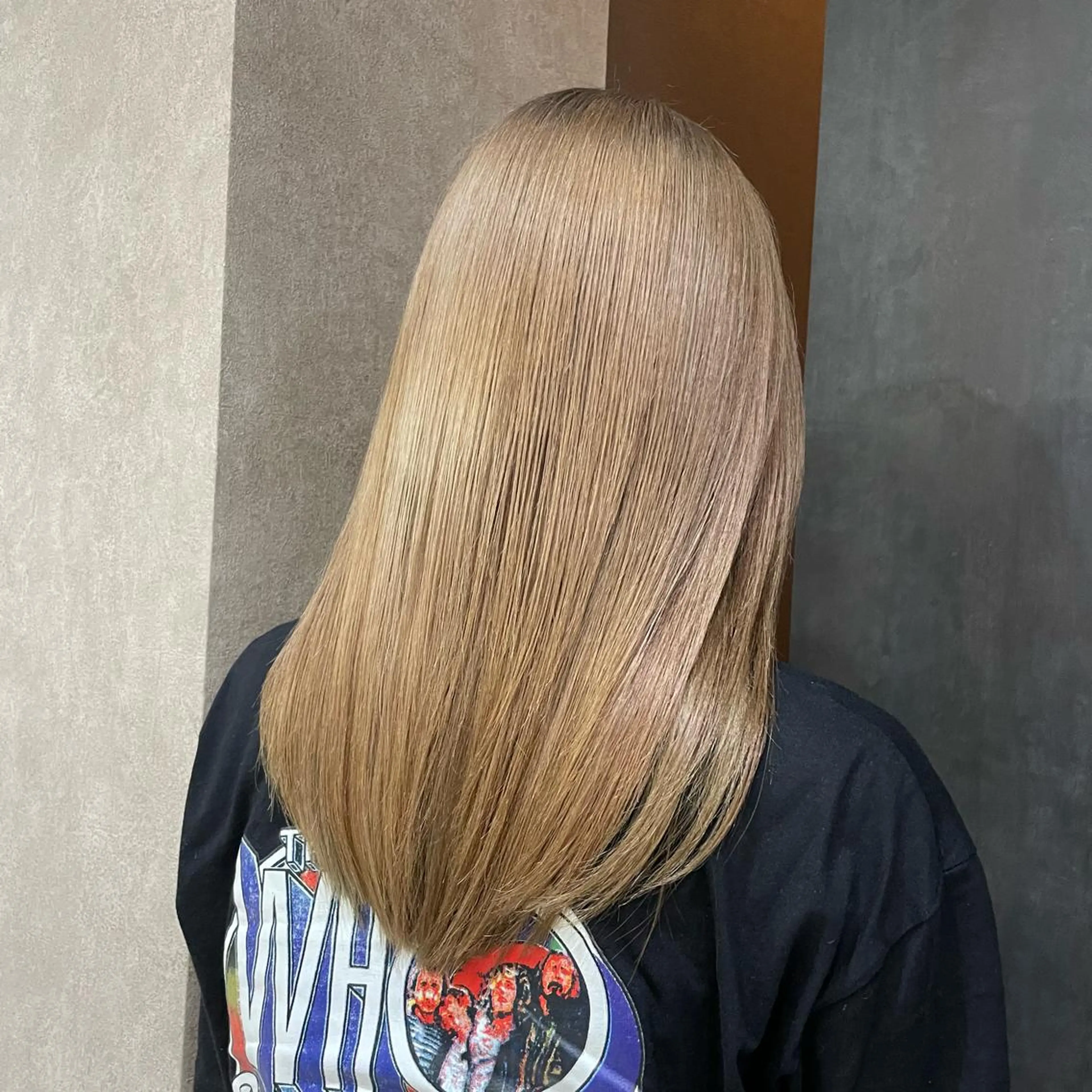 ロング ヘアカラー トリートメント nene .のヘアスタイル