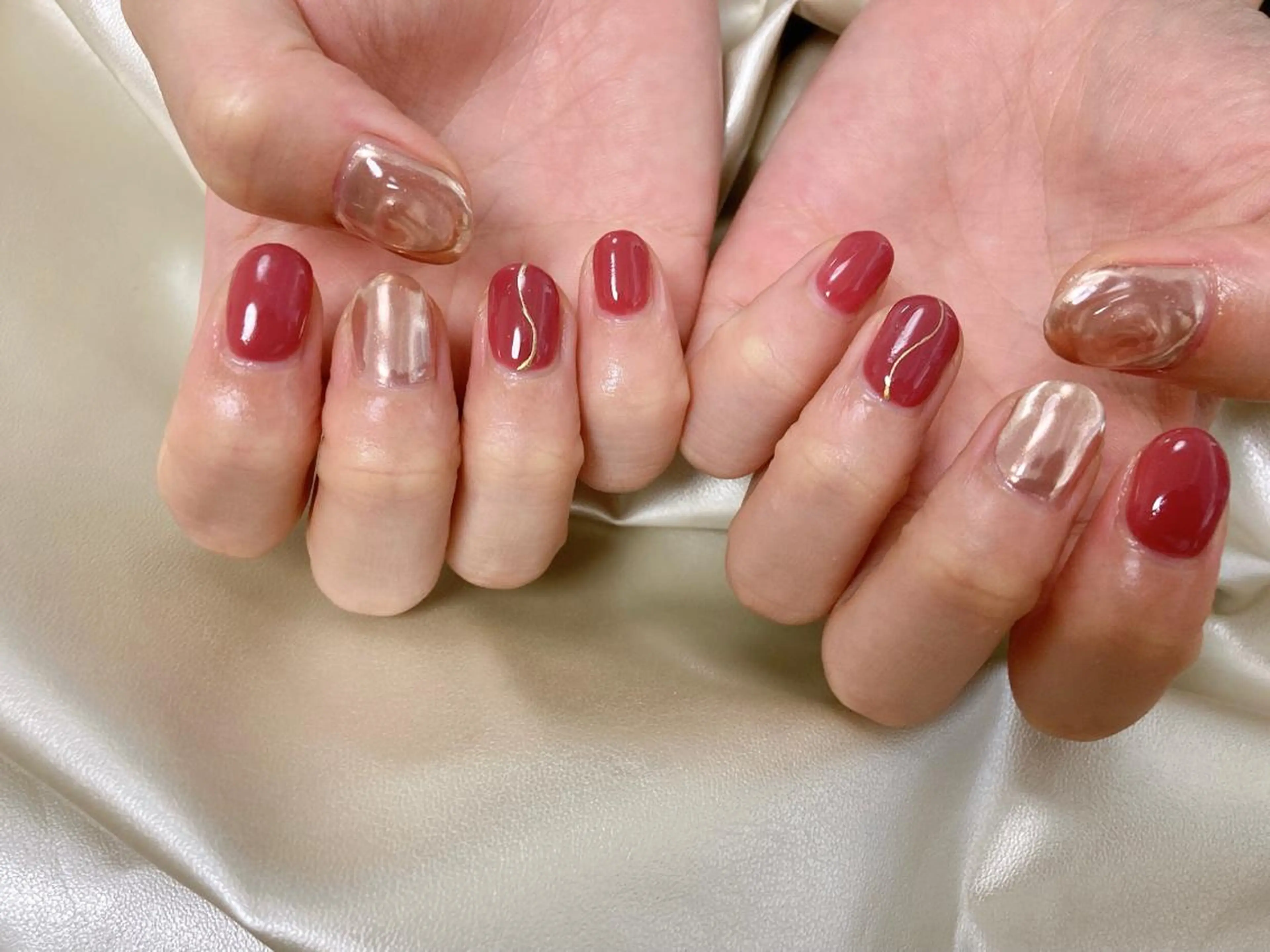 ネイル ミラーネイル ぷっくりネイル mogunail &blowのネイルデザイン