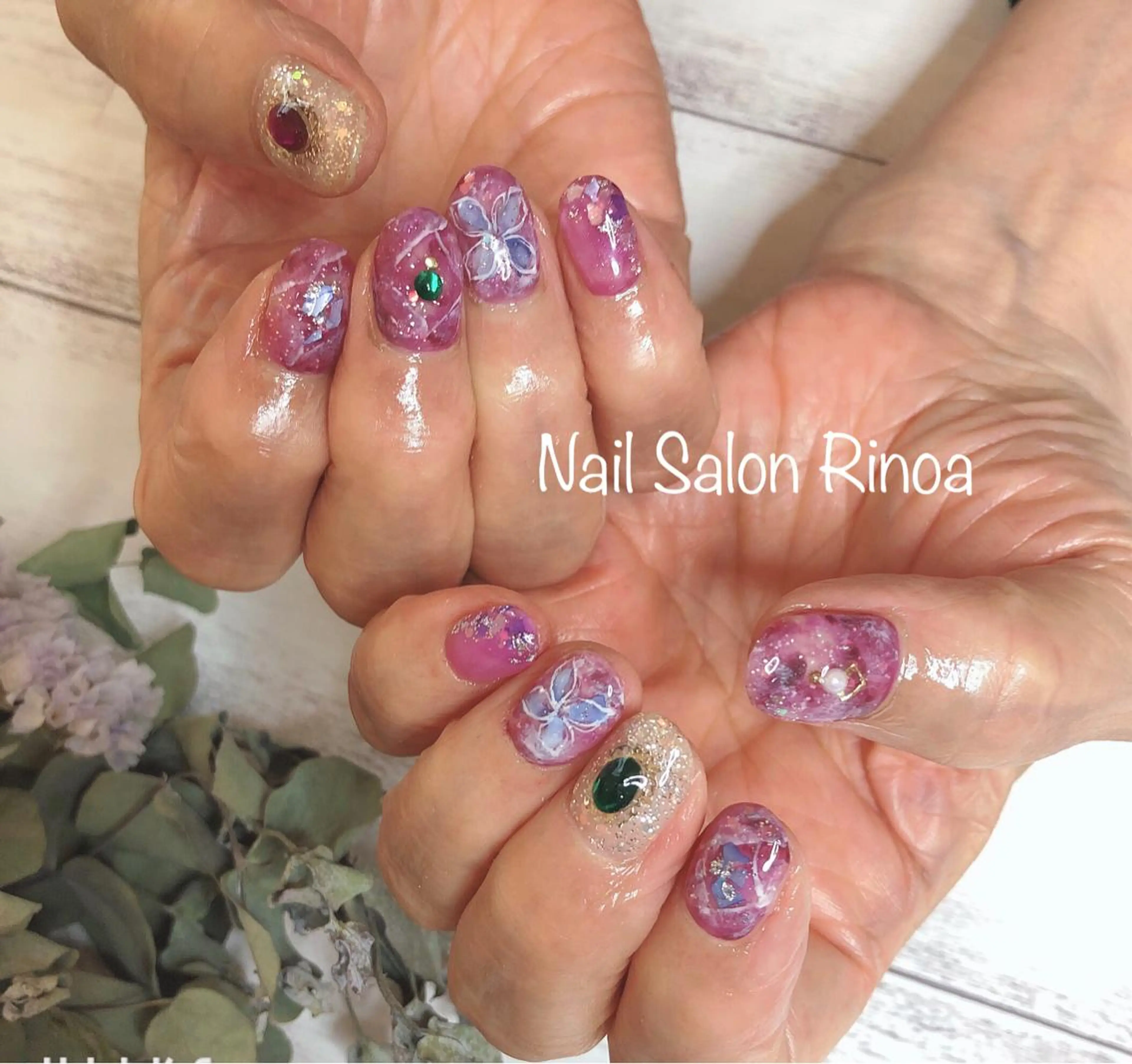 ネイル 持ち込み ストーンネイル Nail Salon Rinoaのネイルデザイン